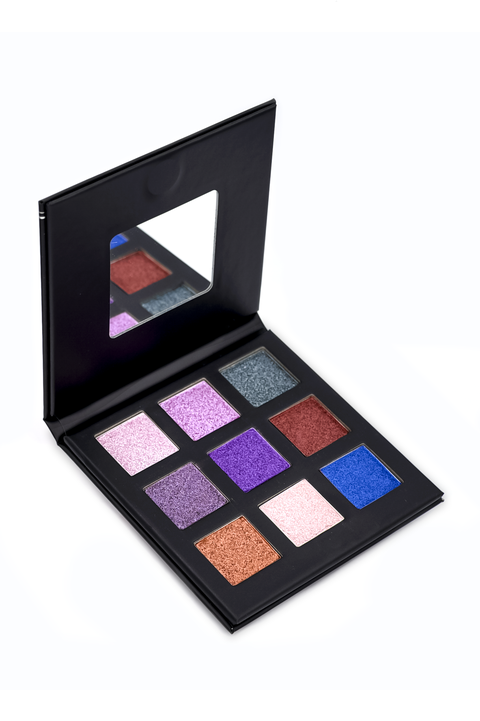 Bejeweled - GES18 eyeshadow palette with 9 richly pigmented foiled shades for seamless blendability and intense color payoff.