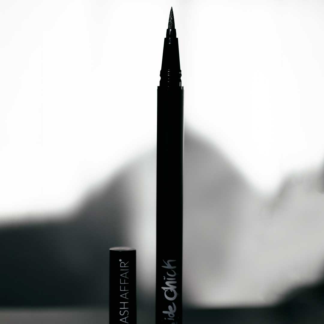 Side Chick | Eyelash Extension Safe Liquid Eyeliner for precise application