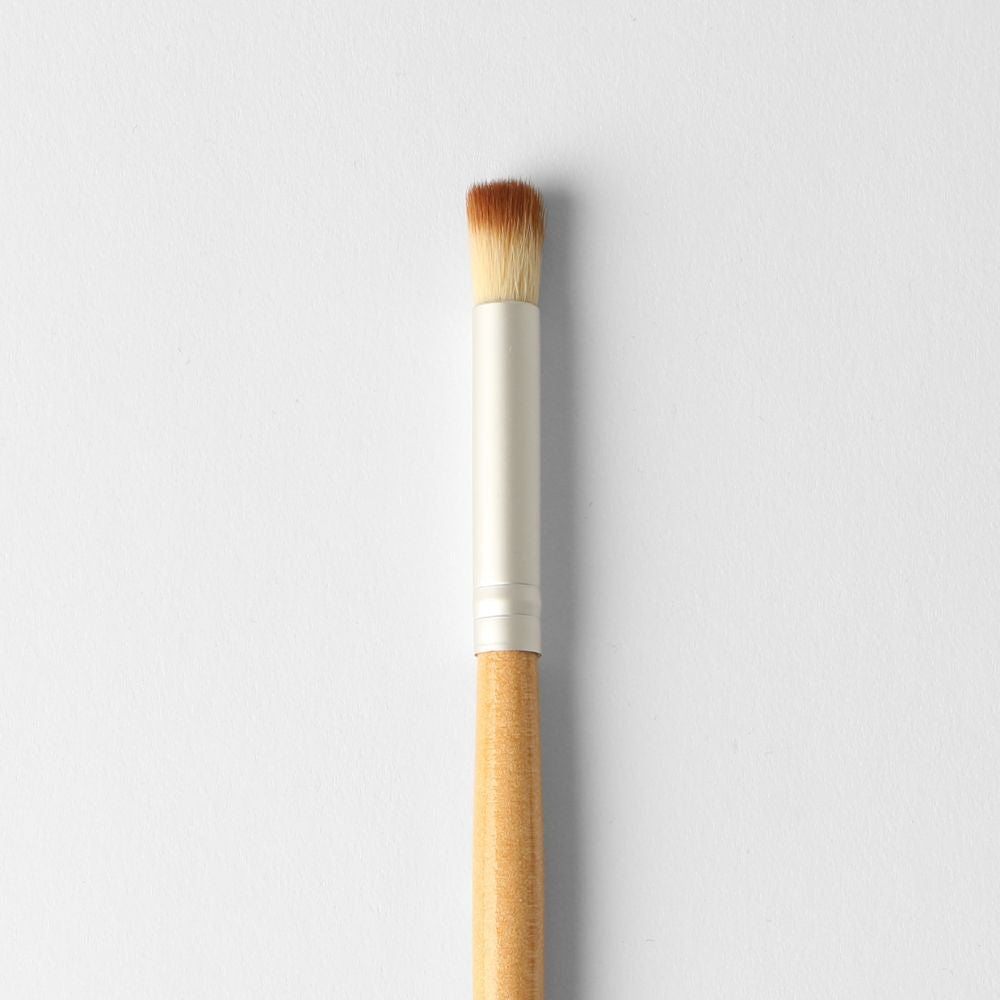 Large/Blending Eyeshadow Brush with eco-friendly handle, perfect for even application and blending, vegan makeup tool.