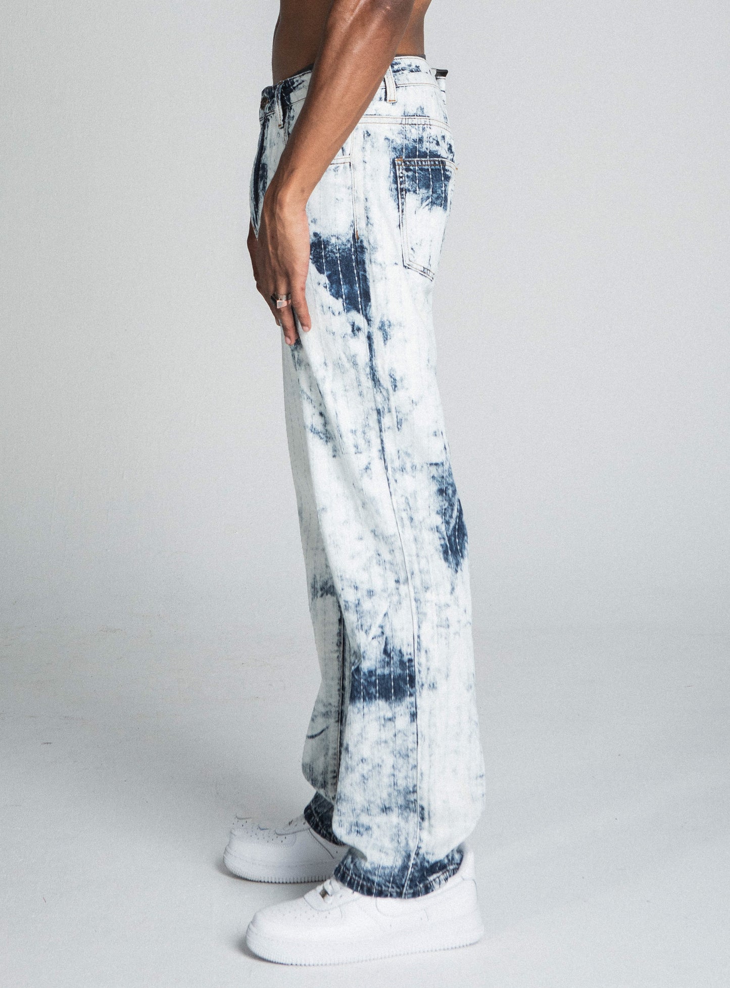 AJ01L-1 DARK BLUE/WHITE TIE DYE THREAD LINE LOOSE JEANS, side view, featuring straight-leg, five-pocket design, cotton material.