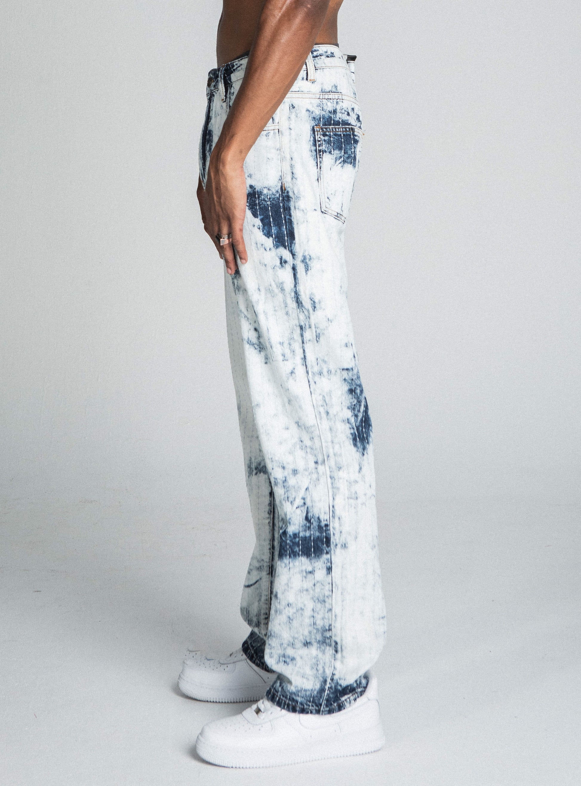 AJ01L-1 DARK BLUE/WHITE TIE DYE THREAD LINE LOOSE JEANS, side view, featuring straight-leg, five-pocket design, cotton material.