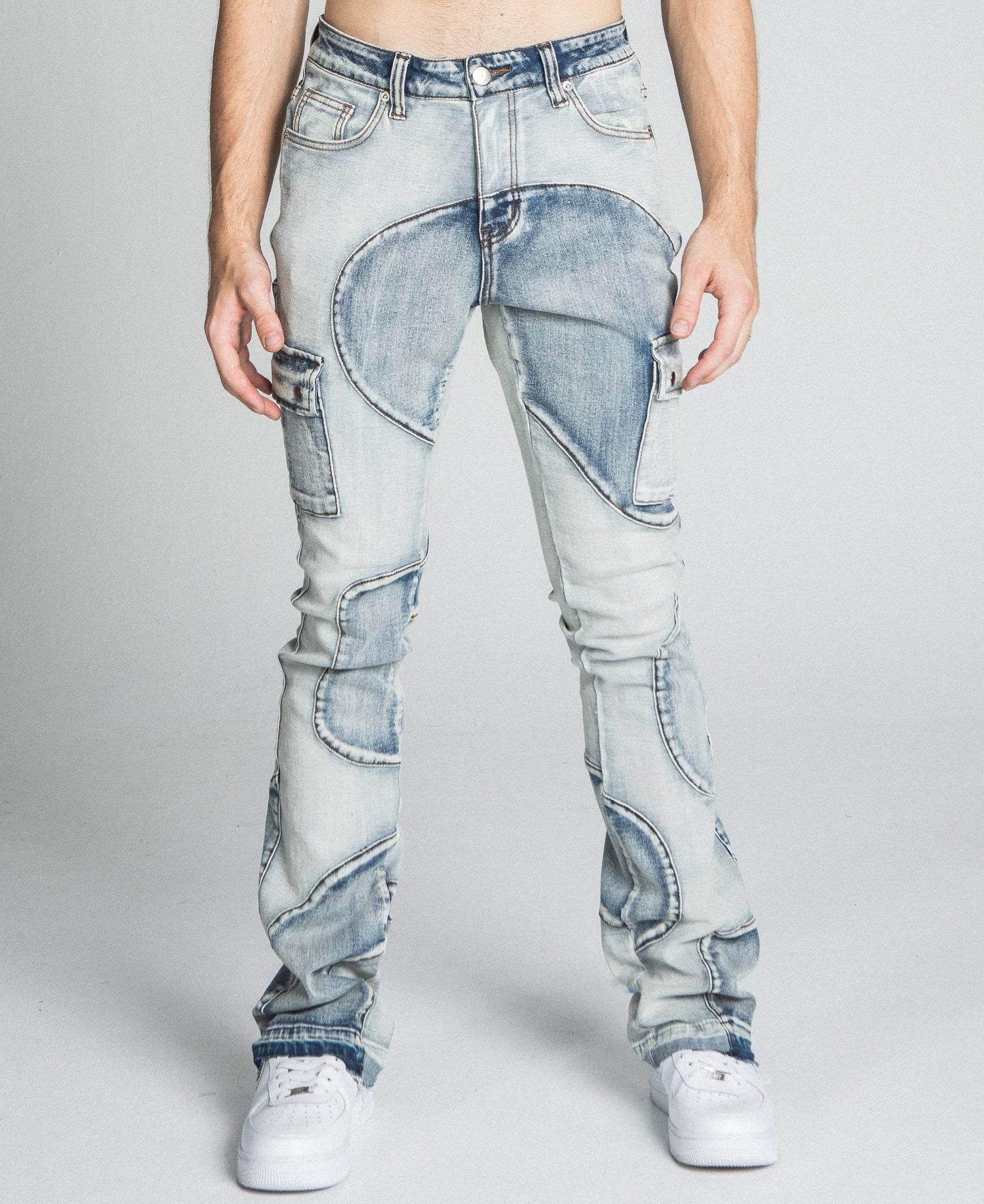 AJ40SK COLOR BLOCK STACKED JEANS with mid-rise waist, stretchy cotton fabric, and five-pocket design.