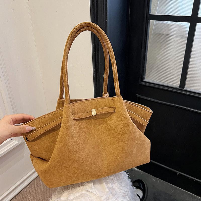 Cowgirl Suede Tote Bag – Stylish and Practical Western Handbag in brown suede with elegant design
