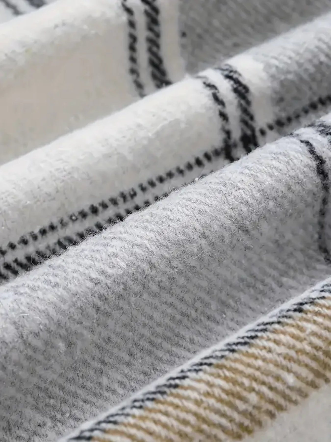 Women’s Plaid Hooded Jacket – Wool-Lined Long Sleeve