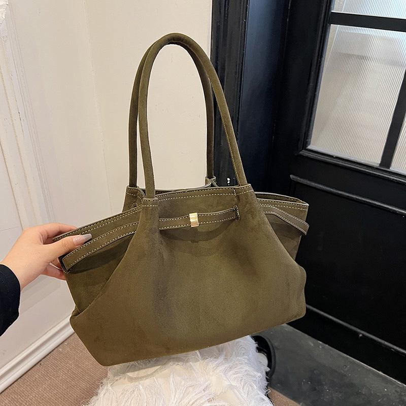 Cowgirl Suede Tote Bag – Stylish and Practical Western Handbag in soft velvet suede with spacious interior and chic design.