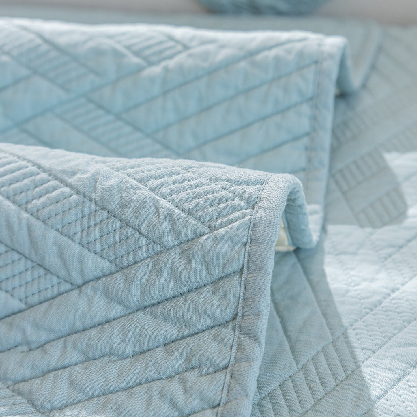 Quilted Geometric Cotton Sofa Cover, Non-Slip & Thick Padded Furniture Covers with diagonal stitching