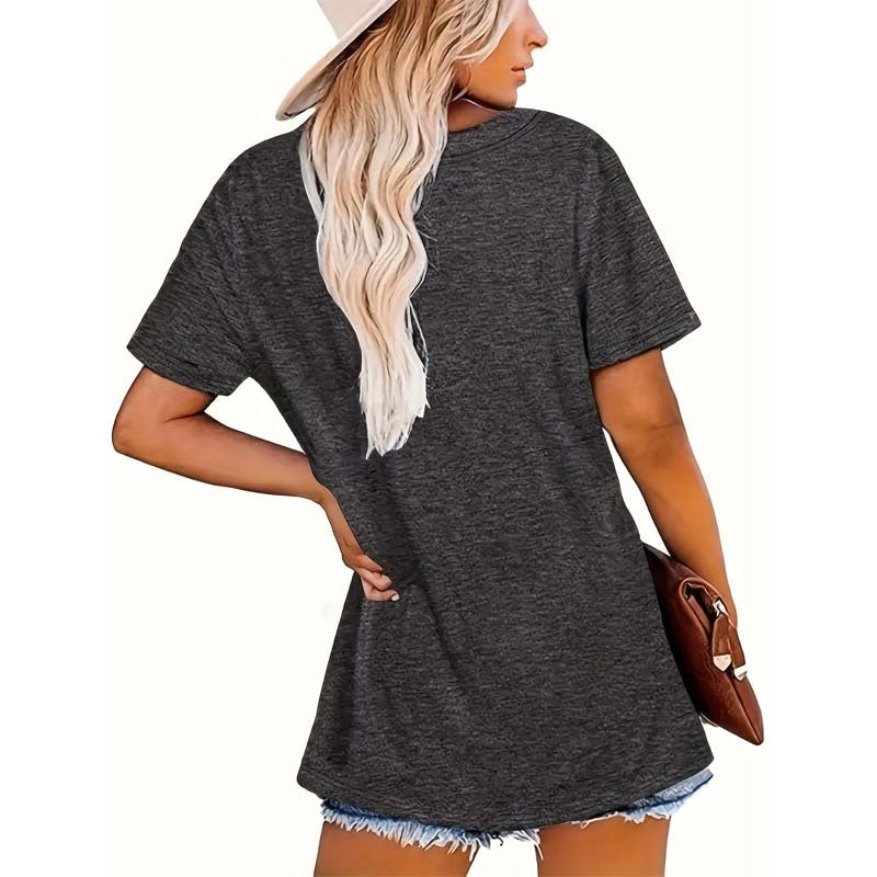Woman wearing Print Crew Neck T-shirt, Casual Short Sleeve Top with hat, depicting a back view in a stylish outdoor setting.