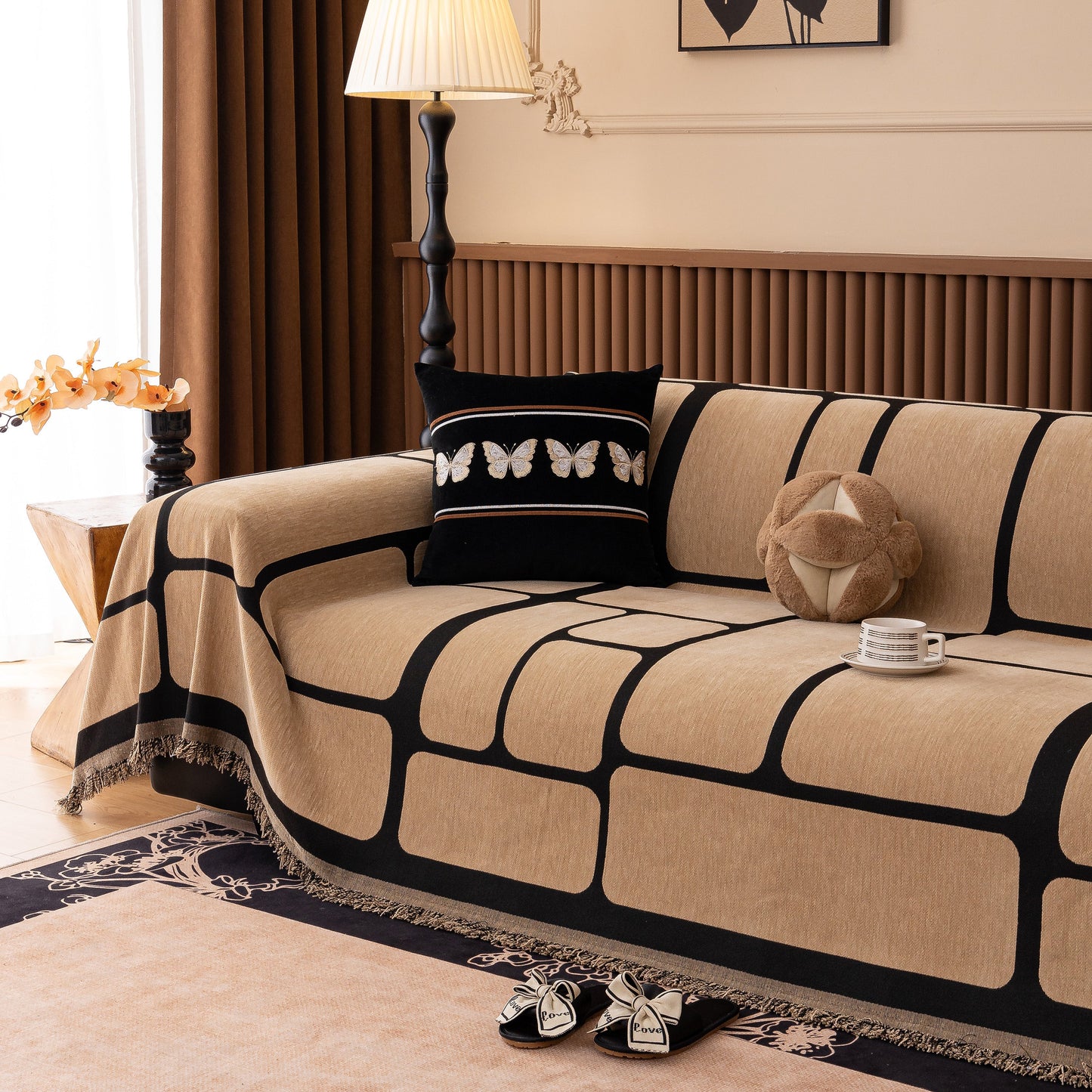Modern Geometric Sofa Cover Decorative Couch Throw Blanket Furniture Protector in beige and black with tassel edges