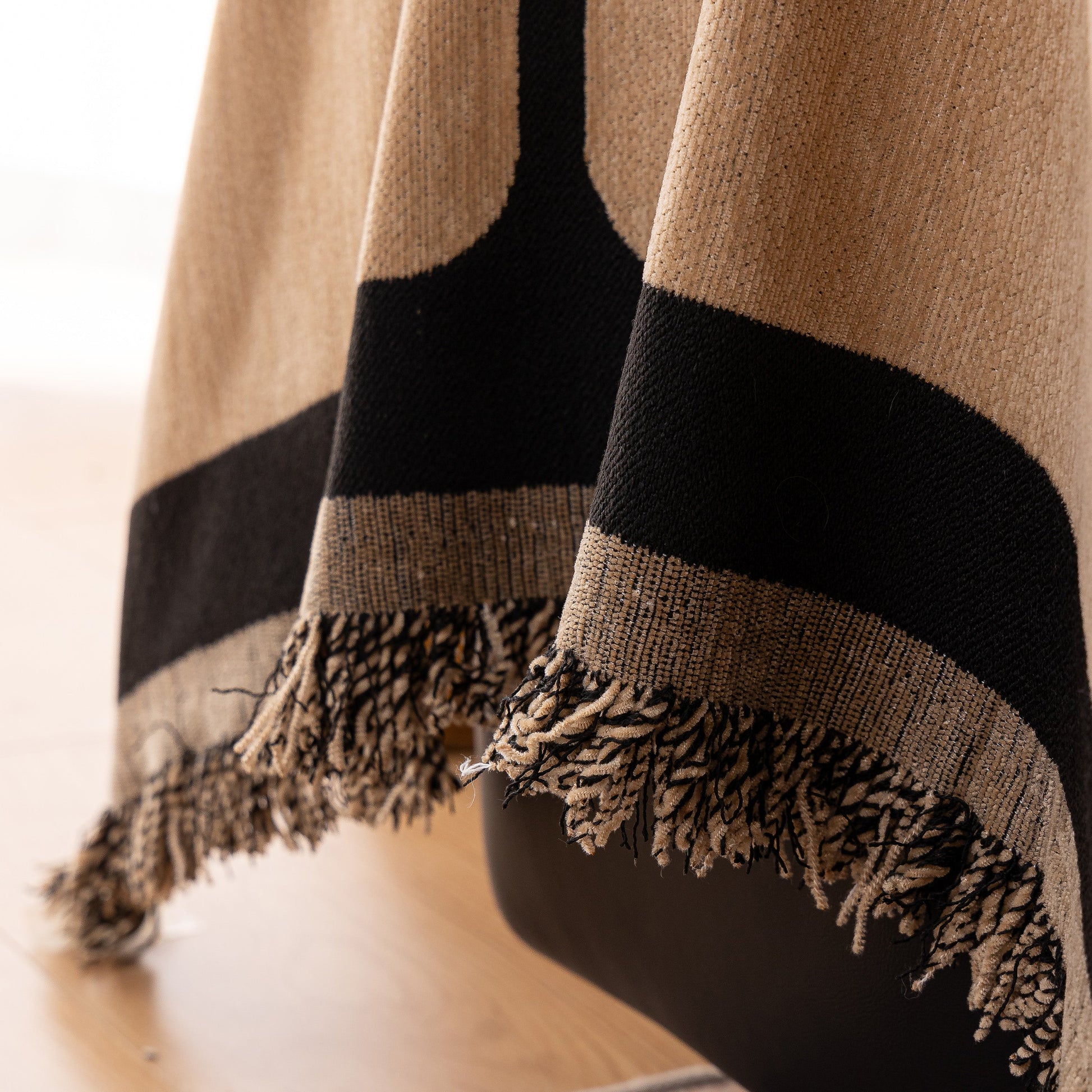 Modern Geometric Sofa Cover Decorative Couch Throw Blanket Furniture Protector with tassel edges and chenille fabric