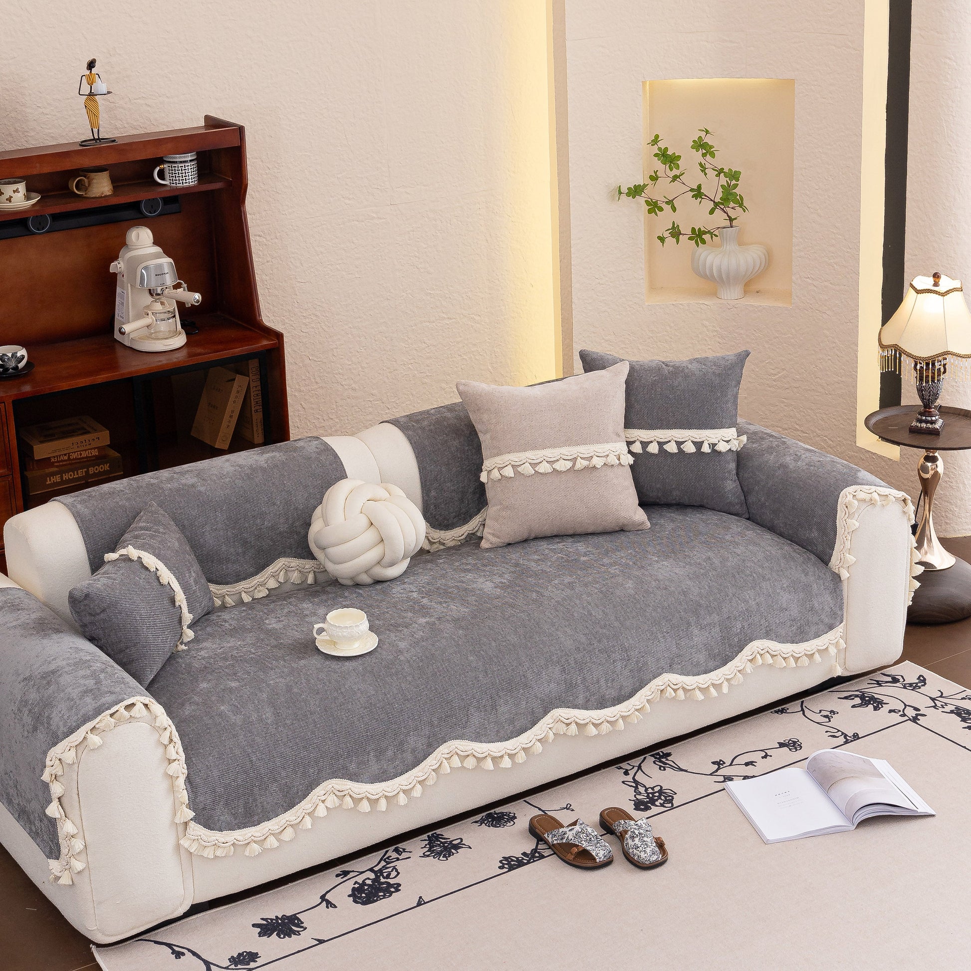 Chenille Sofa Cover Towel – Non-Slip, Washable Pets Couch Protector with Tassels displayed in a living room setting.