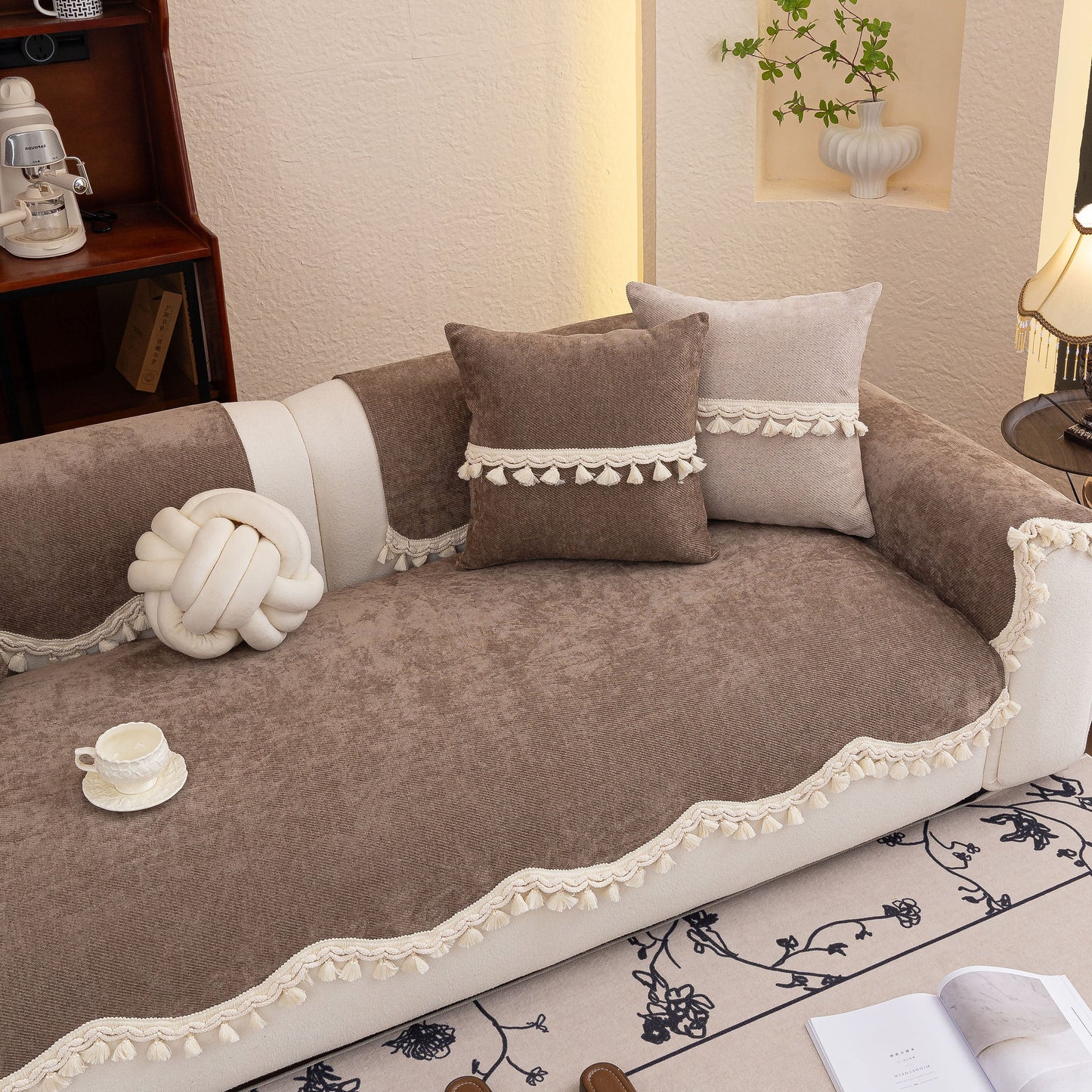 Chenille Sofa Cover Towel – Non-Slip, Washable Pets Couch Protector with Tassels on an elegant sofa setup.