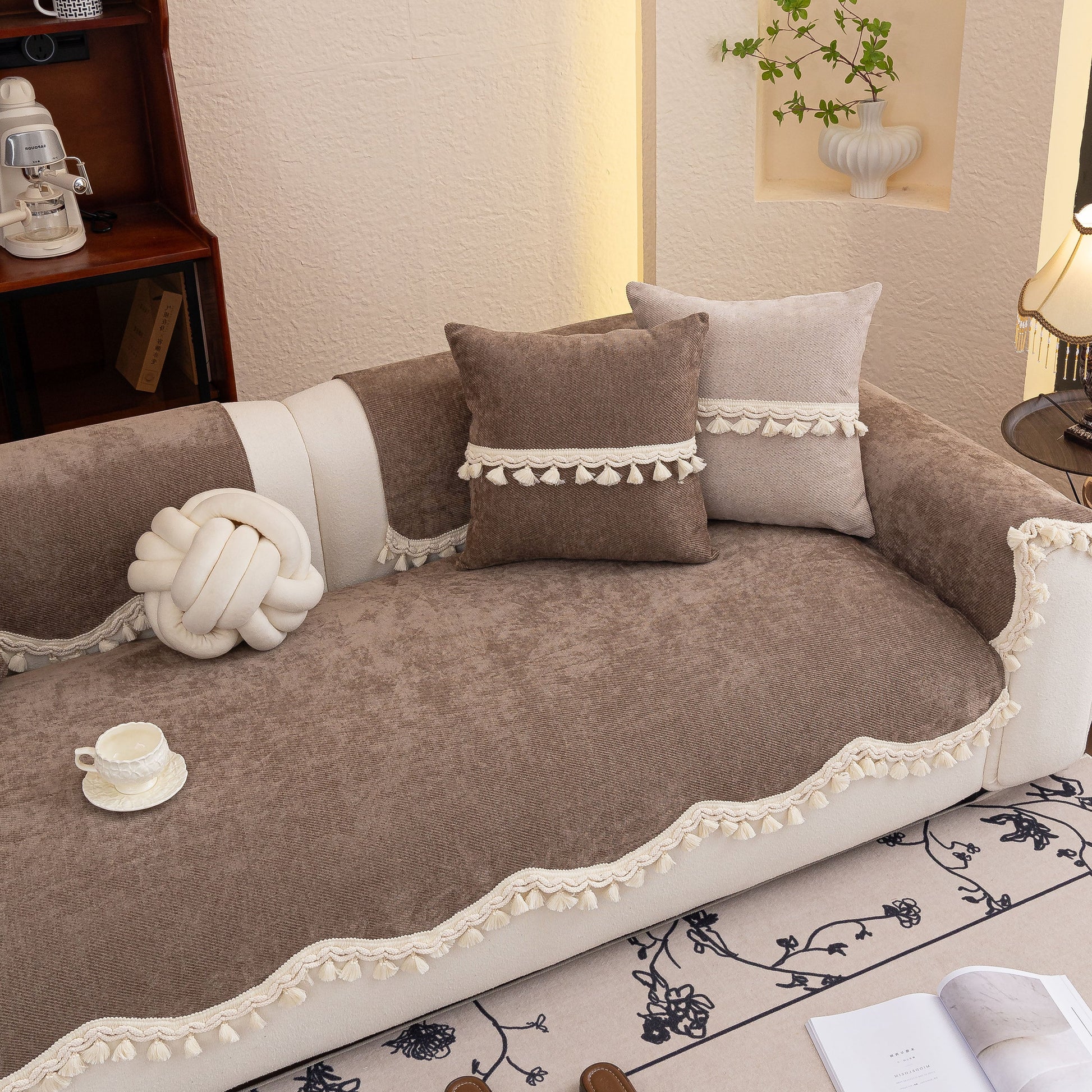 Chenille Sofa Cover Towel – Non-Slip, Washable Pets Couch Protector with Tassels on an elegant sofa setup.