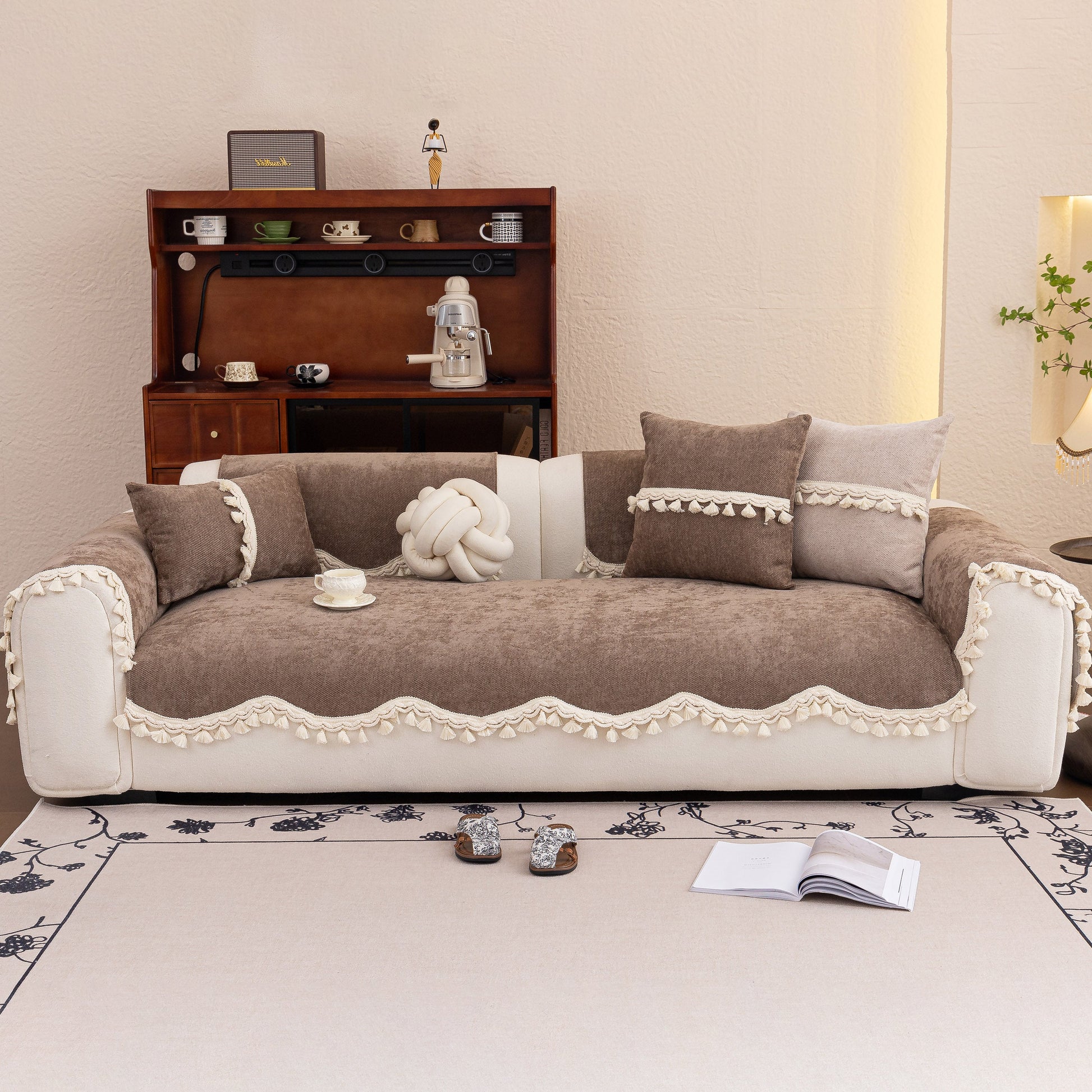 Chenille Sofa Cover Towel – Non-Slip, Washable Pets Couch Protector with Tassels displayed on a modern sofa.
