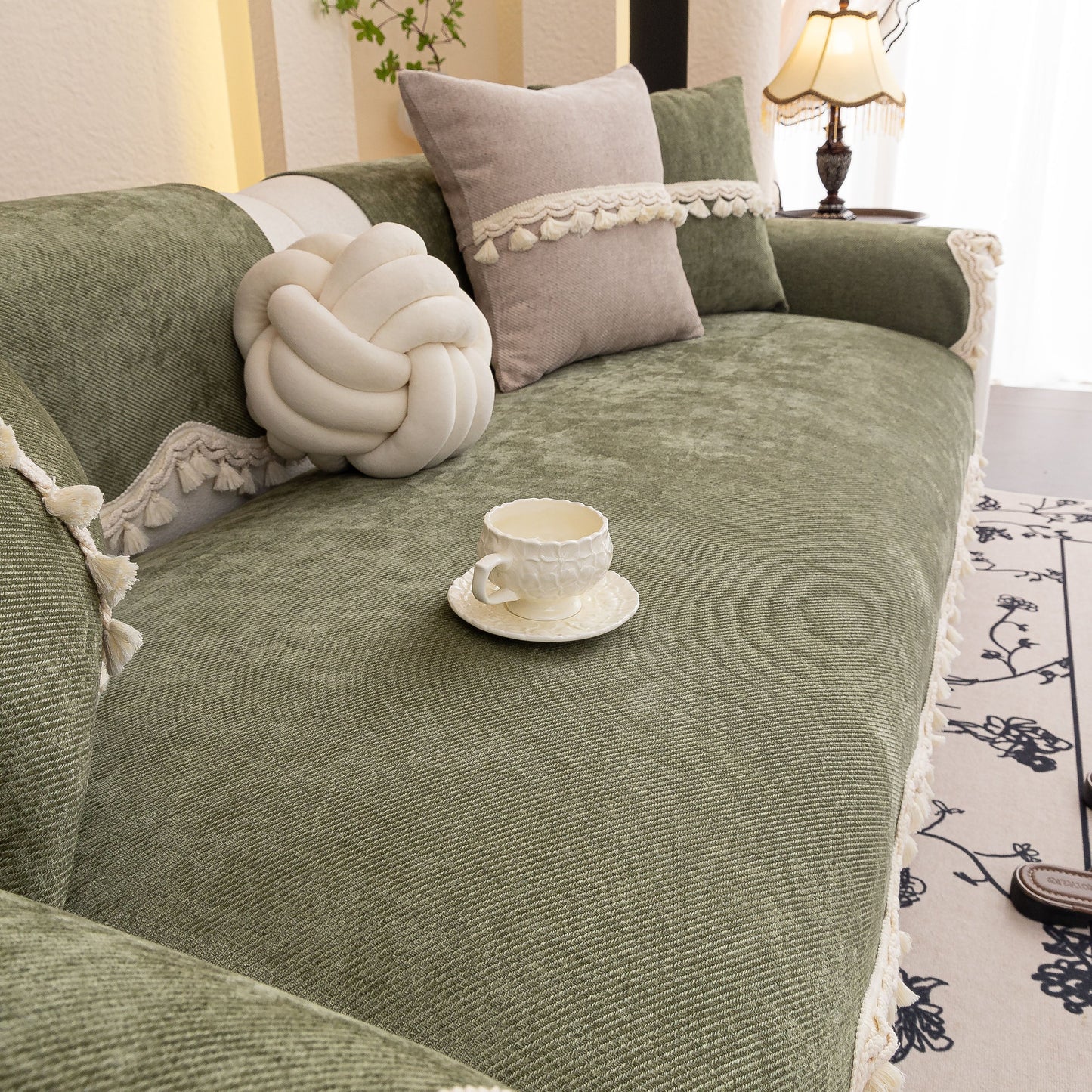 Chenille Sofa Cover Towel – Non-Slip, Washable Pets Couch Protector with Tassels in cozy living room setting