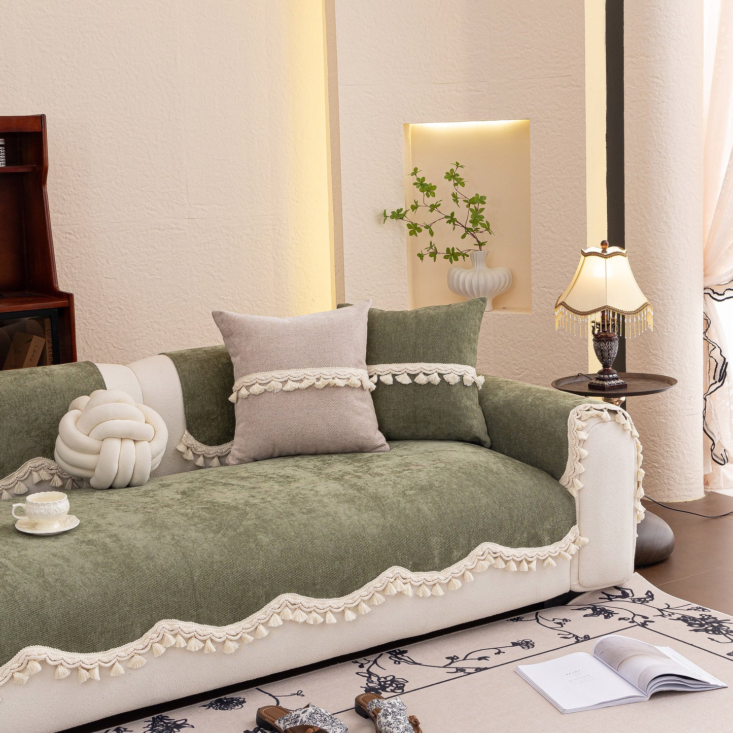 Chenille Sofa Cover Towel – Non-Slip, Washable Pets Couch Protector with Tassels in a living room setting.
