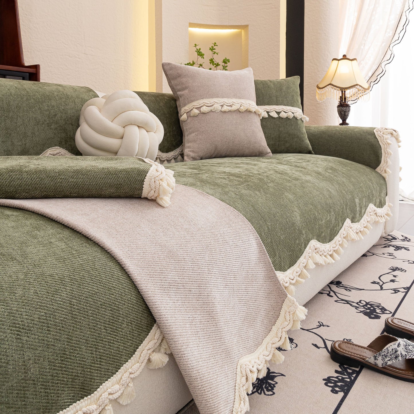 Chenille Sofa Cover Towel – Non-Slip, Washable Pets Couch Protector with Tassels, featuring soft fabric and ivory braided trim with tassels.