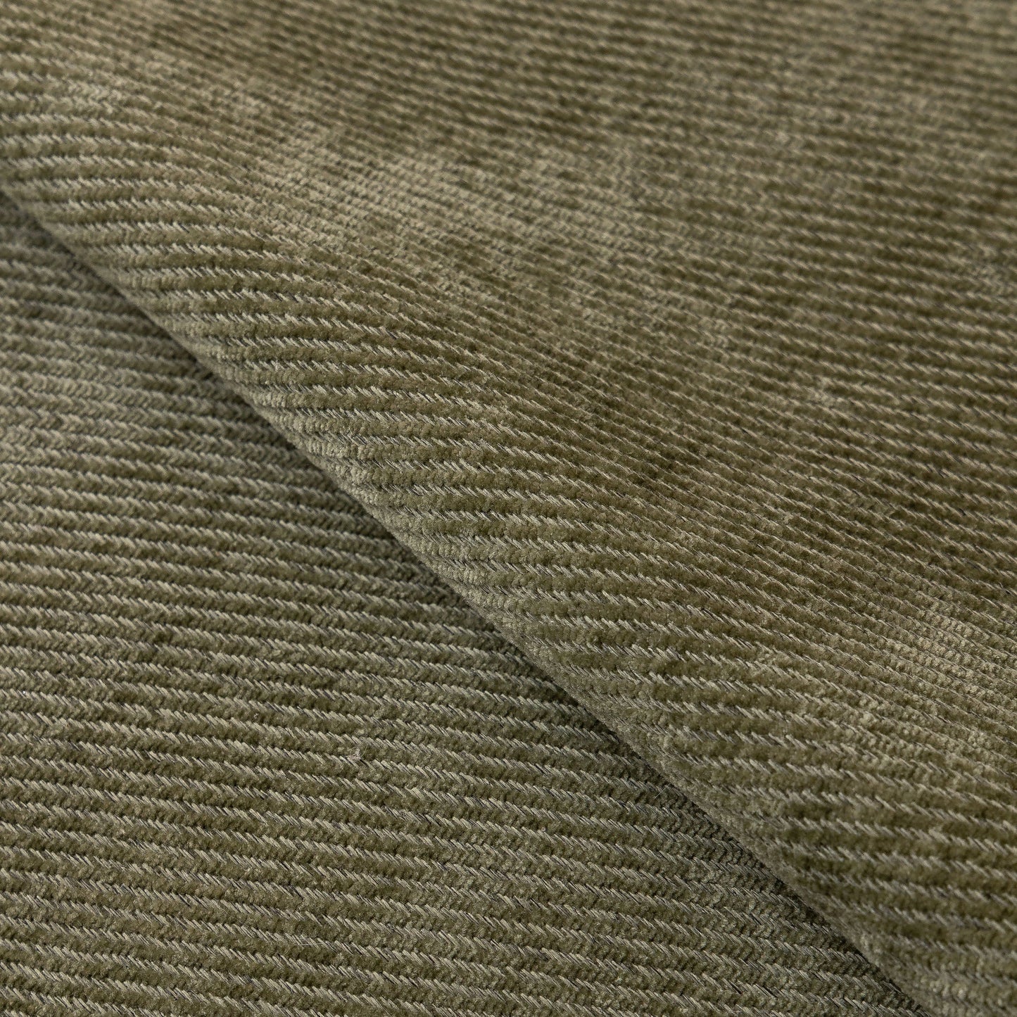 Chenille Sofa Cover Towel – Non-Slip, Washable Pets Couch Protector with Tassels, showcasing soft diagonal weave chenille fabric.