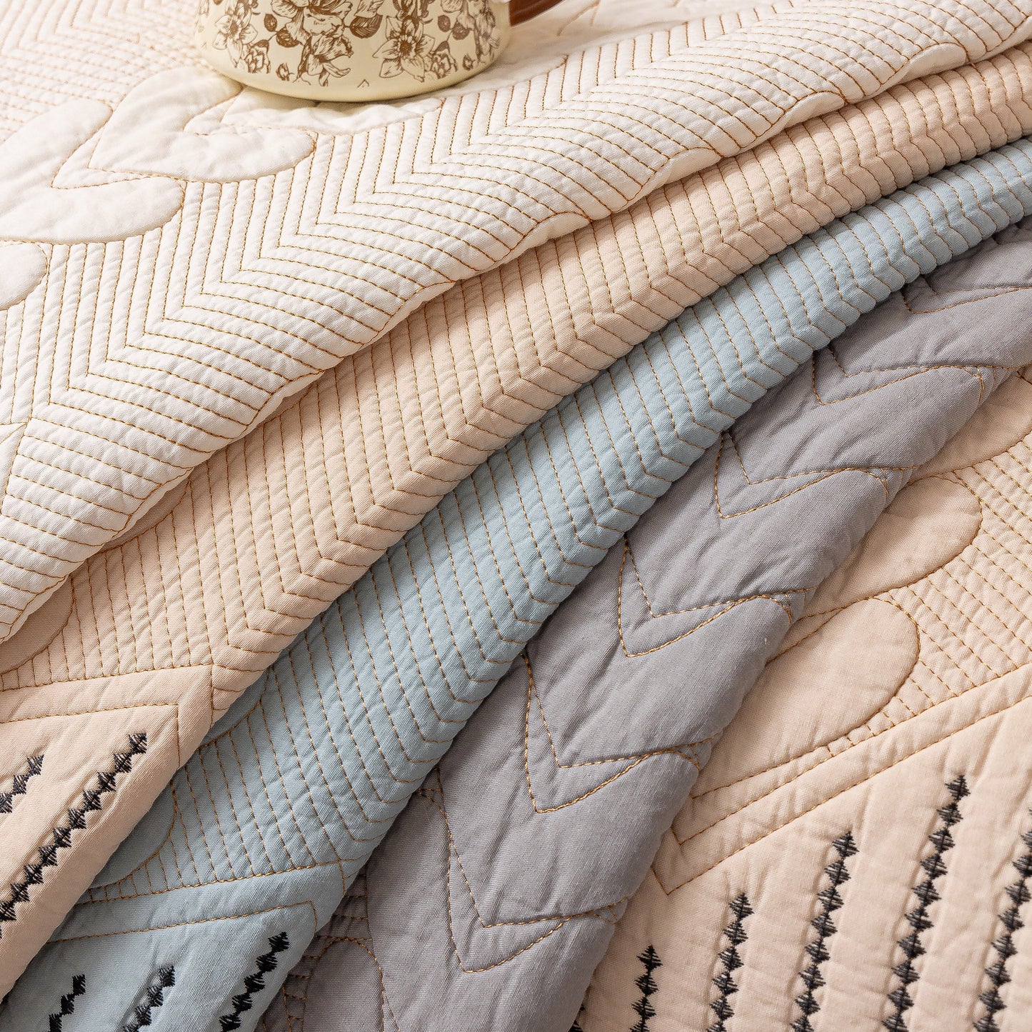 3D Quilted Thick Cotton Sofa Cover Non-Slip Couch Throw for Fabric & Leather Sofas in beige and grey tones
