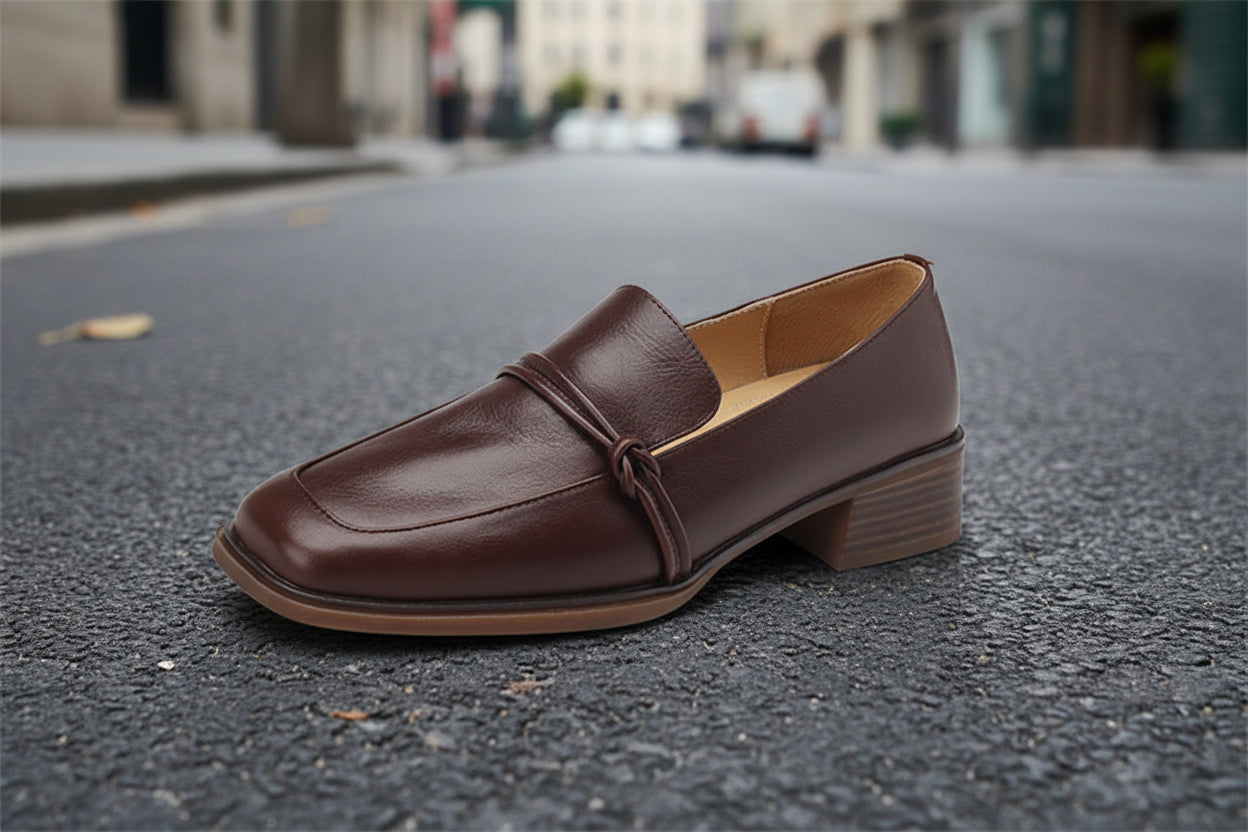 Women’s Retro Minimalist Mid-Heel Leather Shoes