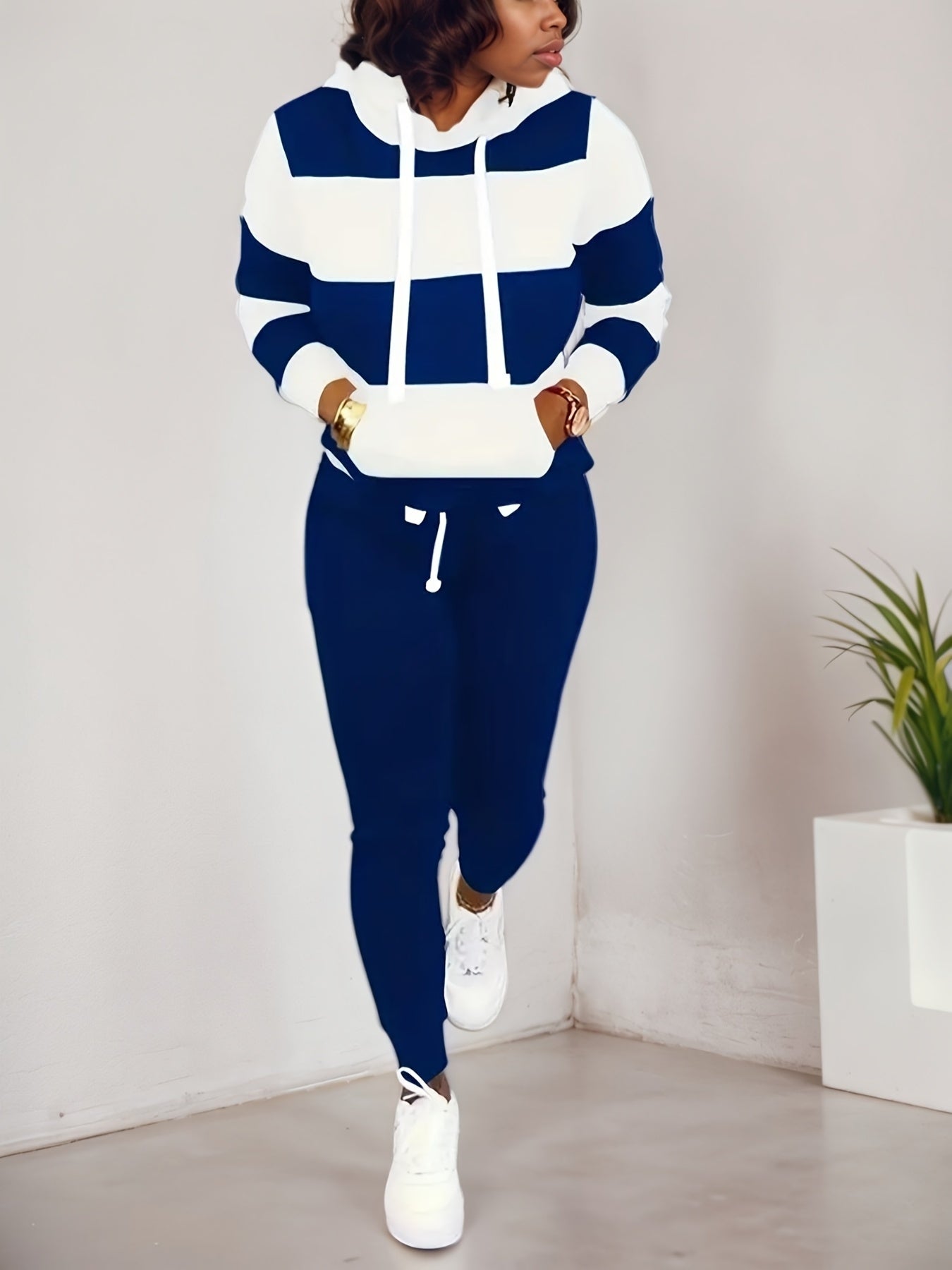Women’s Two Piece Sportswear Set – Casual Sweatshirt and Pants Outfit