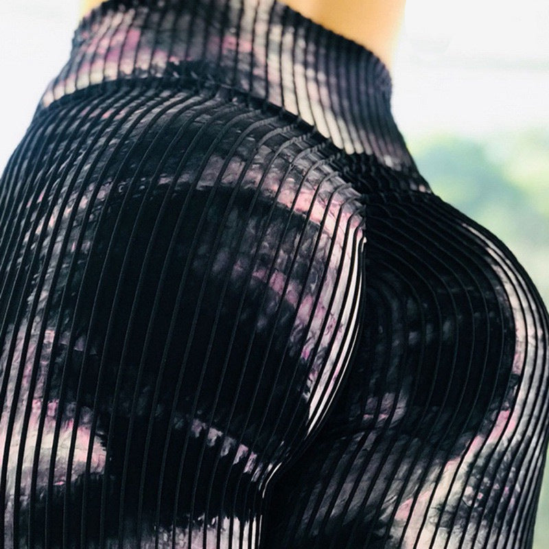 Close-up of Printed High-Waist Leggings – Stretchy & Stylish Workout Wear with vibrant design and texture.