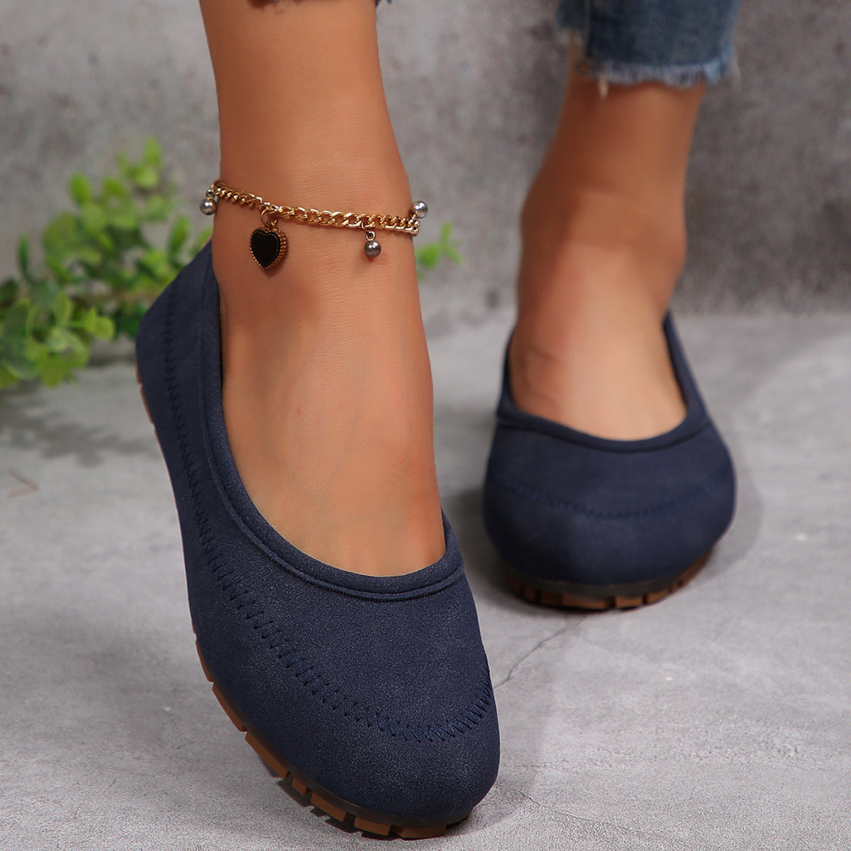 Women's Low-Cut Round Toe Loafers – Slip-On Flat Casual Shoes in navy blue, perfect for casual wear.
