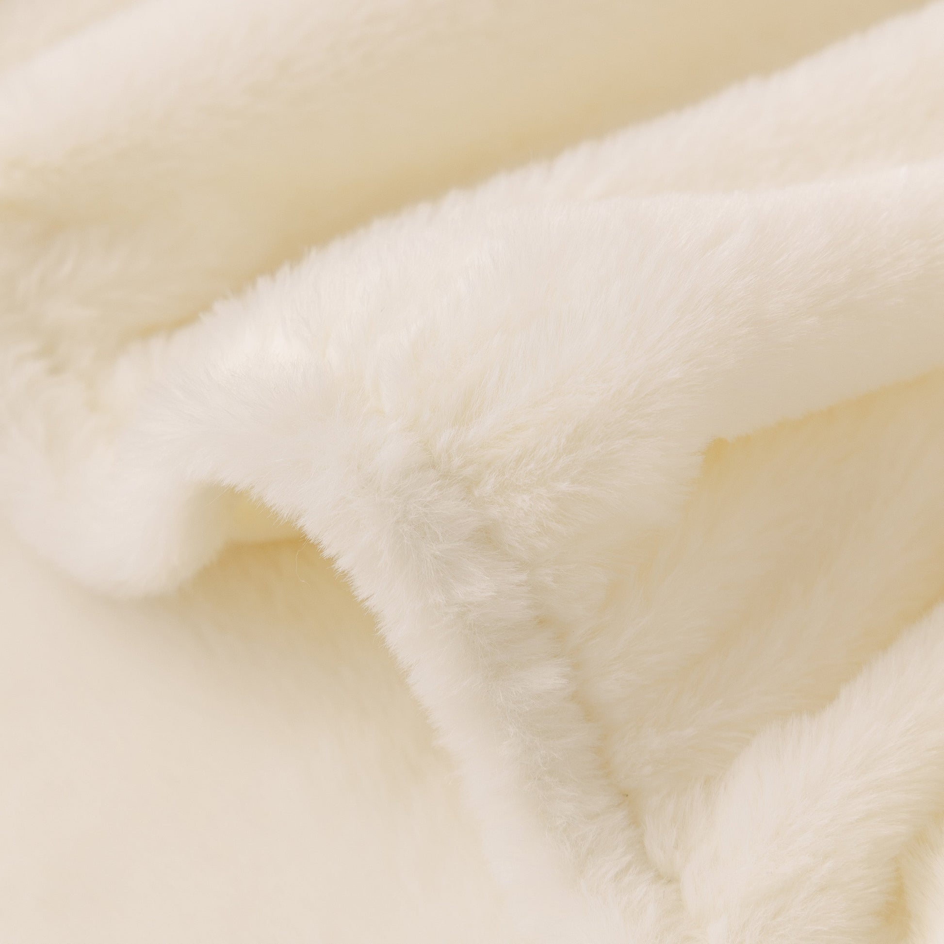 Close-up of Soft Plush Warm Sofa Cover Stretchable Cozy Velvet Couch Protector for Fall & Winter, showcasing the luxurious fabric texture.