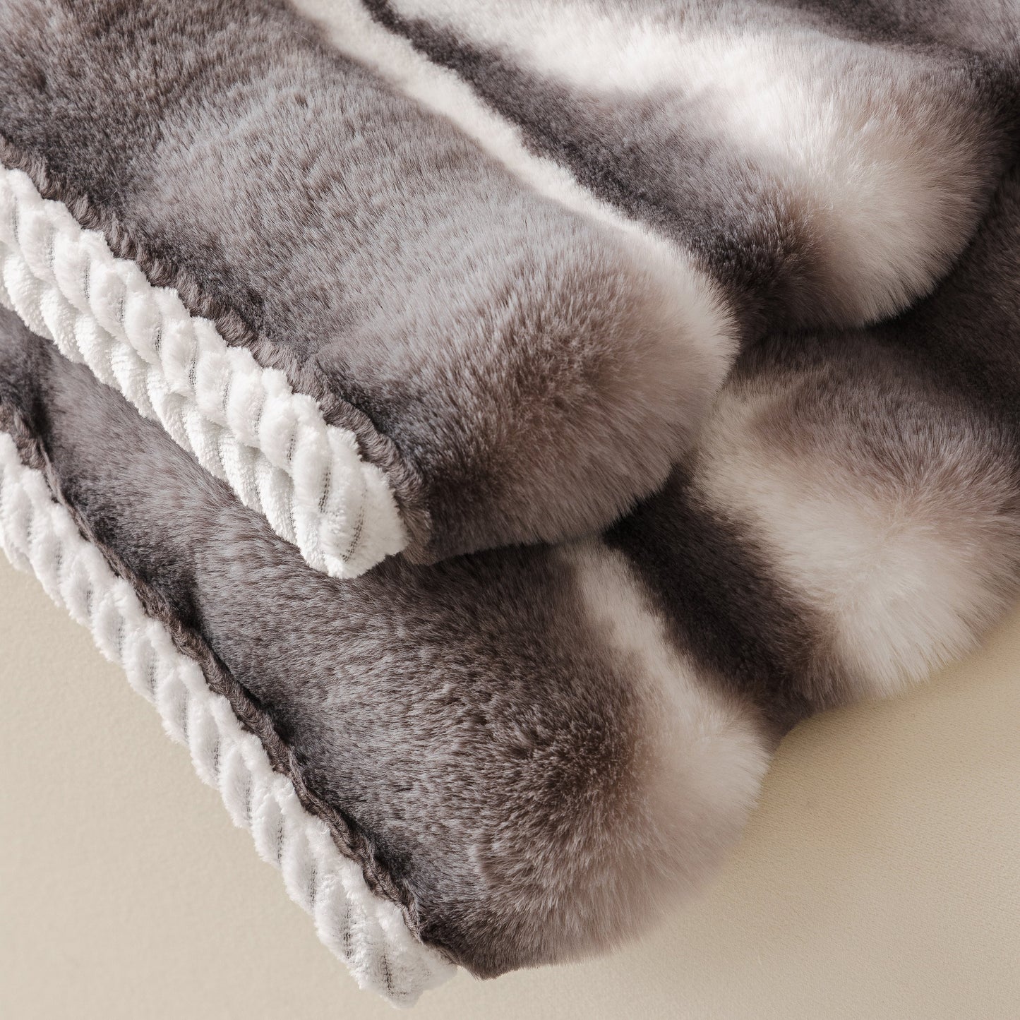 Close-up of Ultra Soft Faux Fur Couch Cover – Large, Fluffy, and Elegant Sofa Throw Blanket showcasing its plush texture and gradient design.