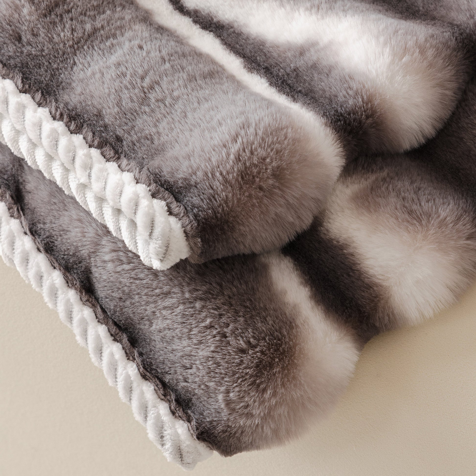 Close-up of Ultra Soft Faux Fur Couch Cover – Large, Fluffy, and Elegant Sofa Throw Blanket showcasing its plush texture and gradient design.