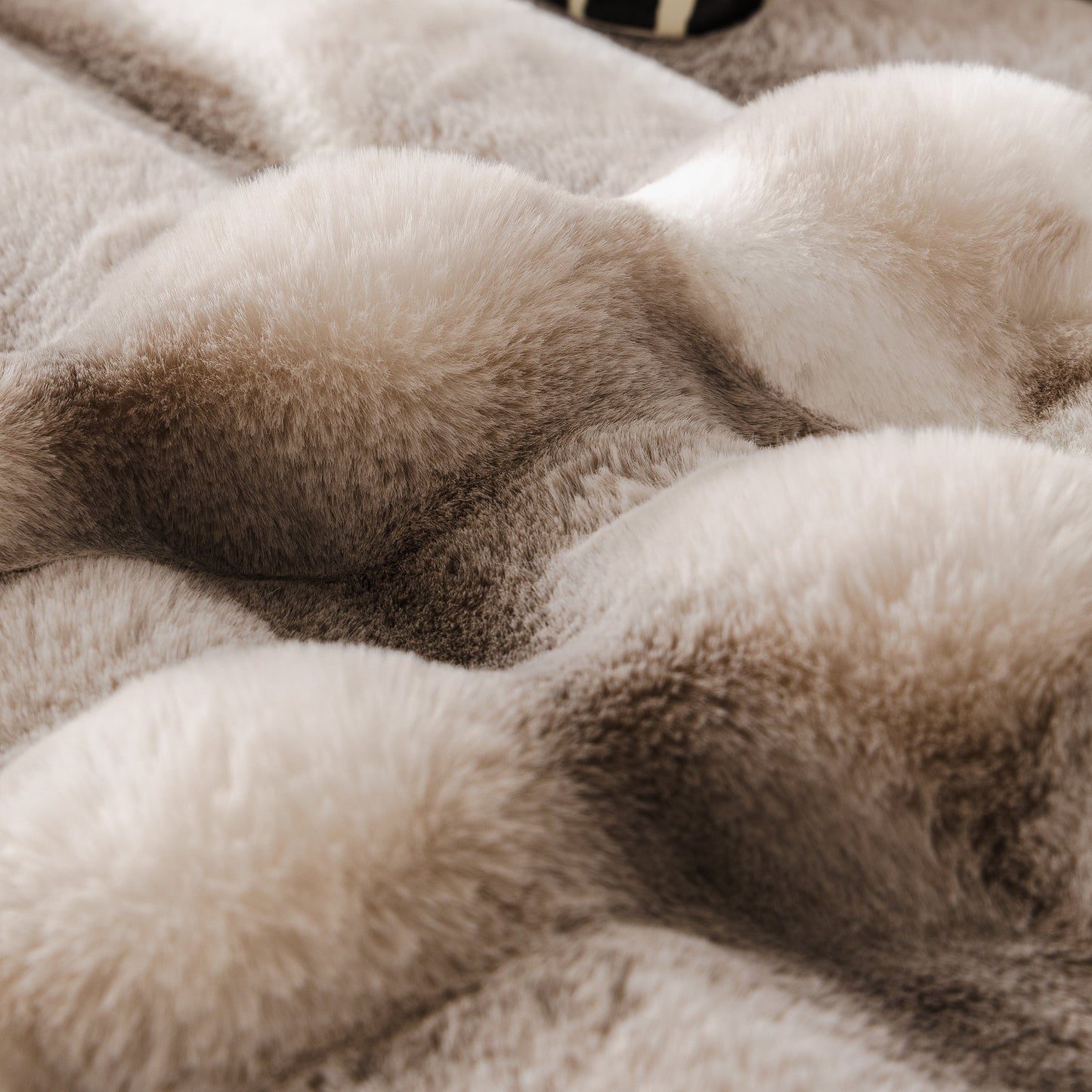 Close-up of Ultra Soft Faux Fur Couch Cover – Large, Fluffy, and Elegant Sofa Throw Blanket showcasing plush texture and gradient design.