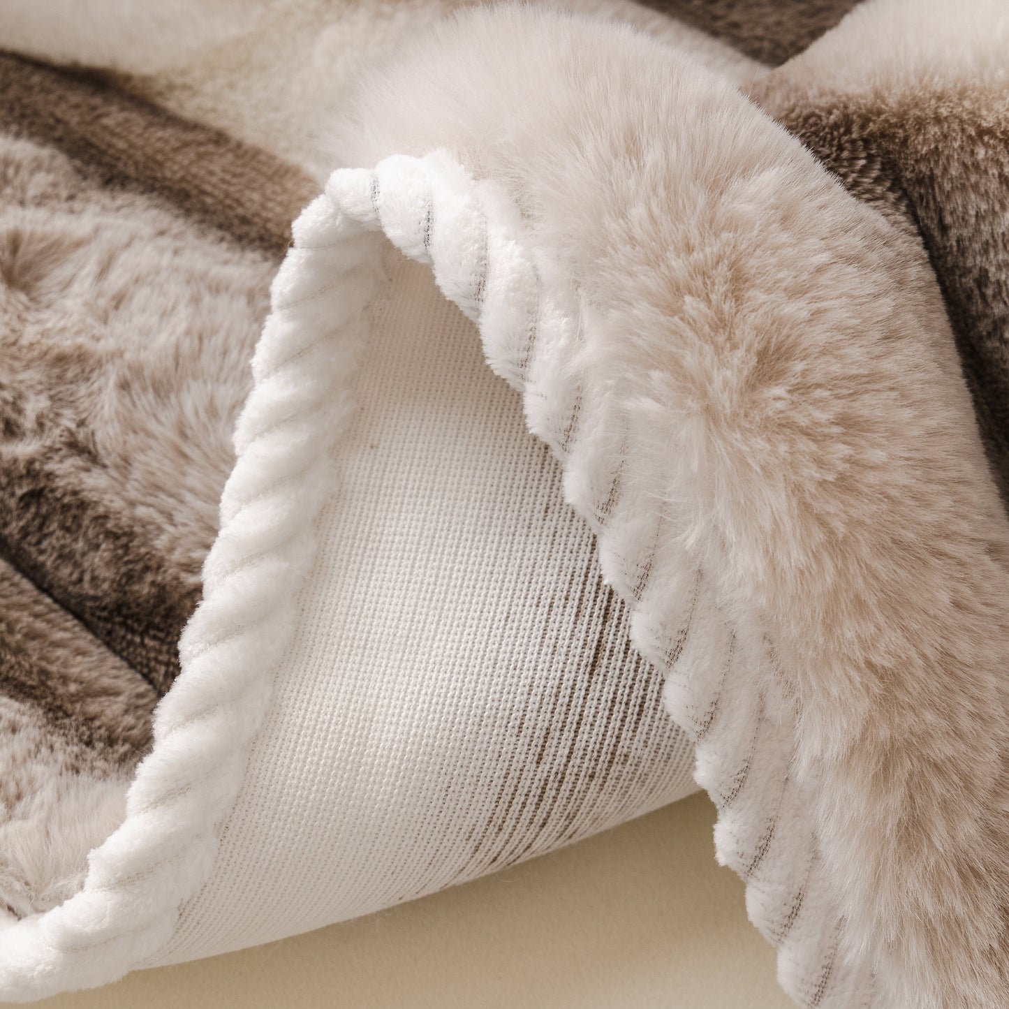 Ultra Soft Faux Fur Couch Cover – Large, Fluffy, and Elegant Sofa Throw Blanket with plush texture and gradient design