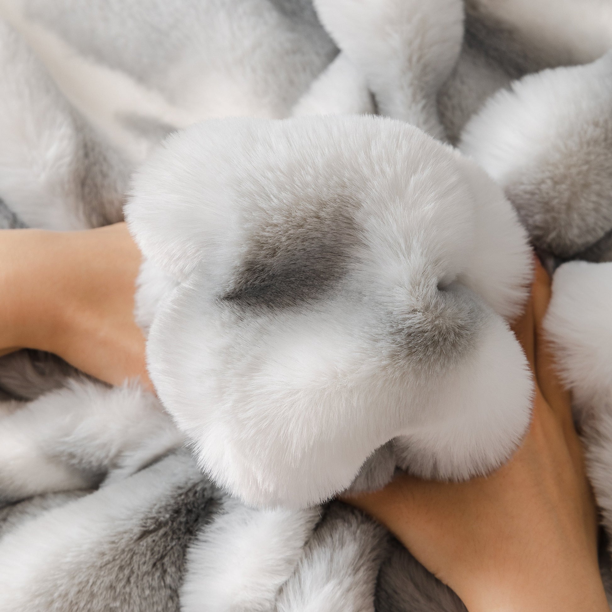 Close-up of Ultra Soft Faux Fur Couch Cover – Large, Fluffy, and Elegant Sofa Throw Blanket showcasing plush texture and gradient design.