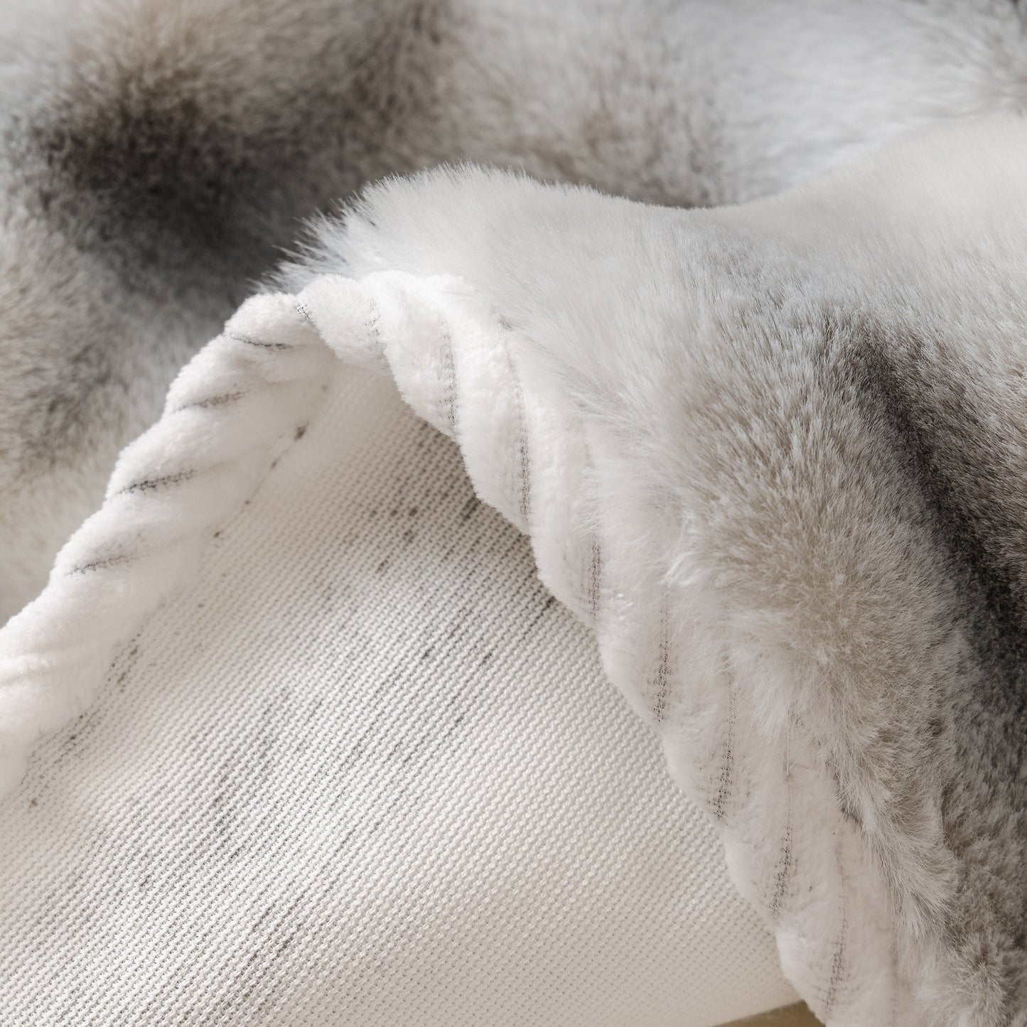 Close-up of the Ultra Soft Faux Fur Couch Cover – Large, Fluffy, and Elegant Sofa Throw Blanket with premium plush texture.
