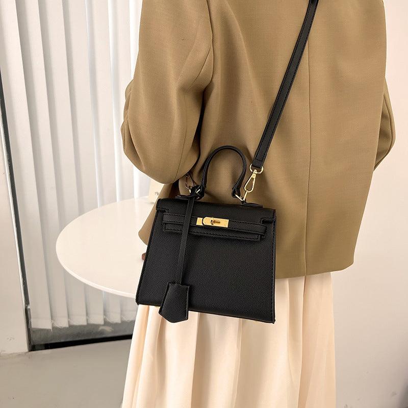 Luxury Cowgirl Kelly Purse – Trendy, High-Fashion Leather Handbag with Adjustable Strap on model