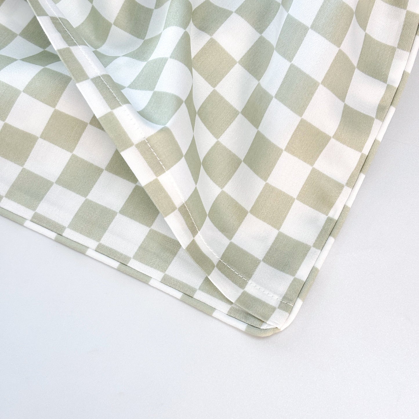 SHNUGGLE Bedding Set Sage Checker - soft 400-thread-count cotton, sage green checker pattern close-up