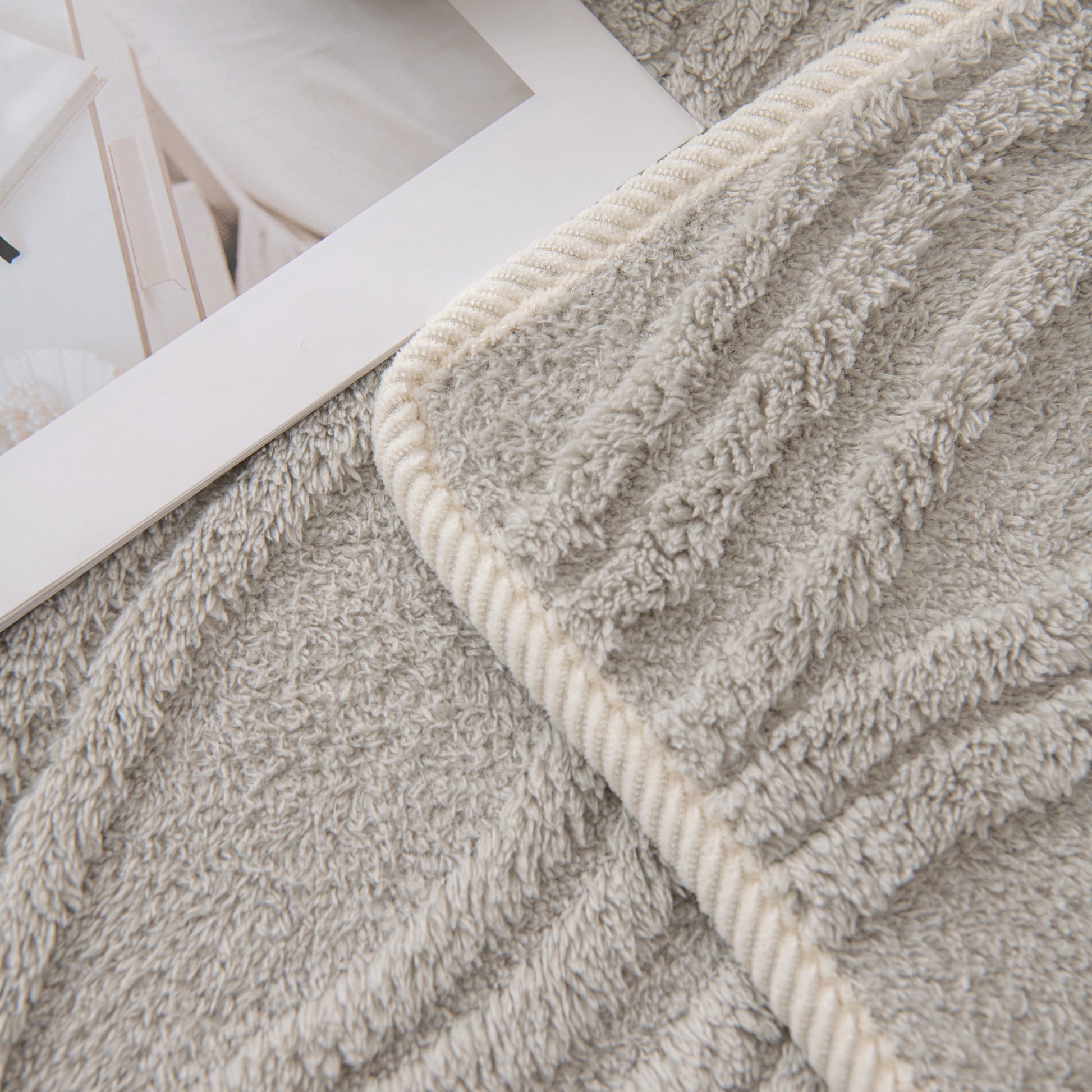 Winter Thickened Non-slip Blanket, Three-Dimensional Embossed Cotton Velvet Sofa Cover detail