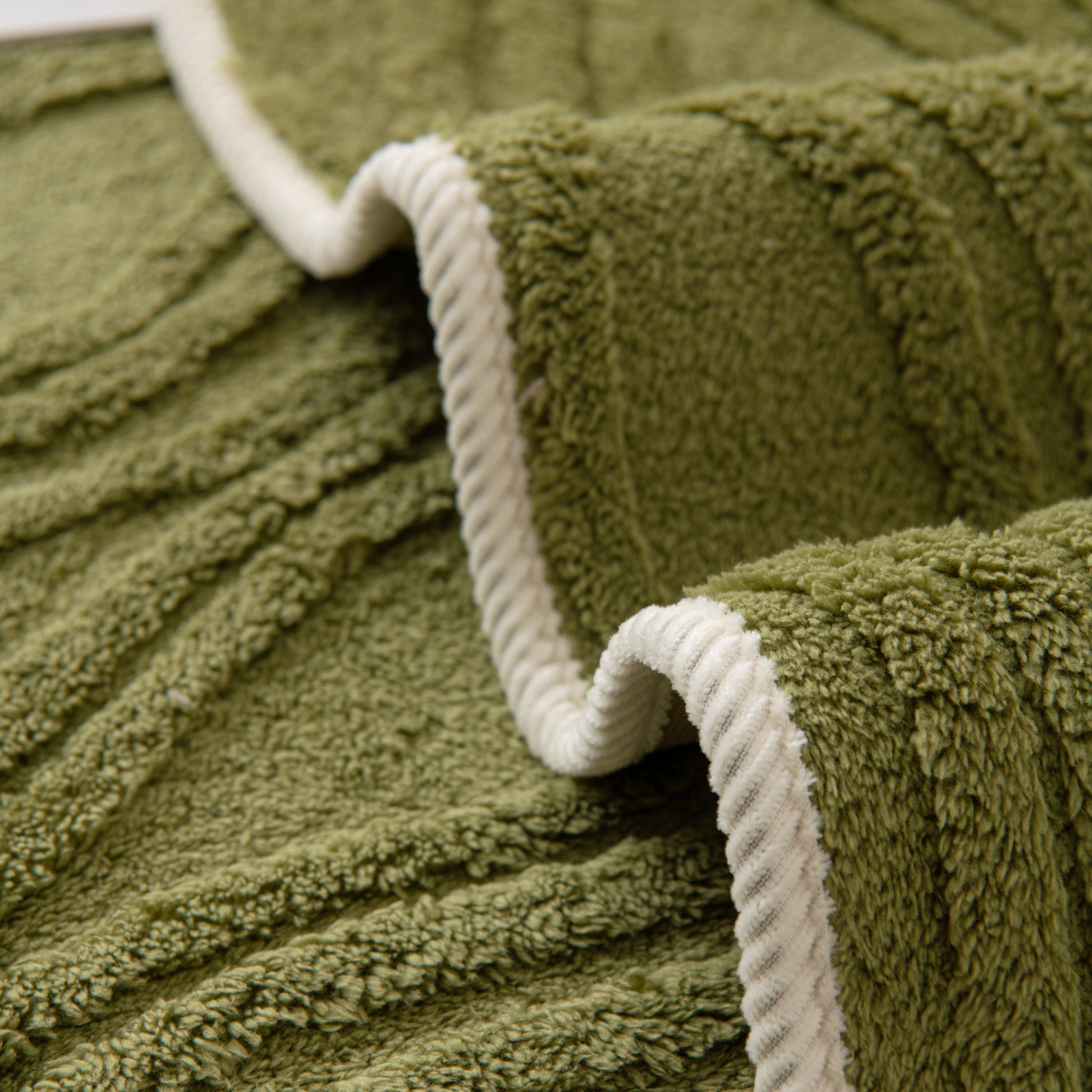 Winter Thickened Non-slip Blanket, Three-Dimensional Embossed Cotton Velvet Sofa Cover in green color