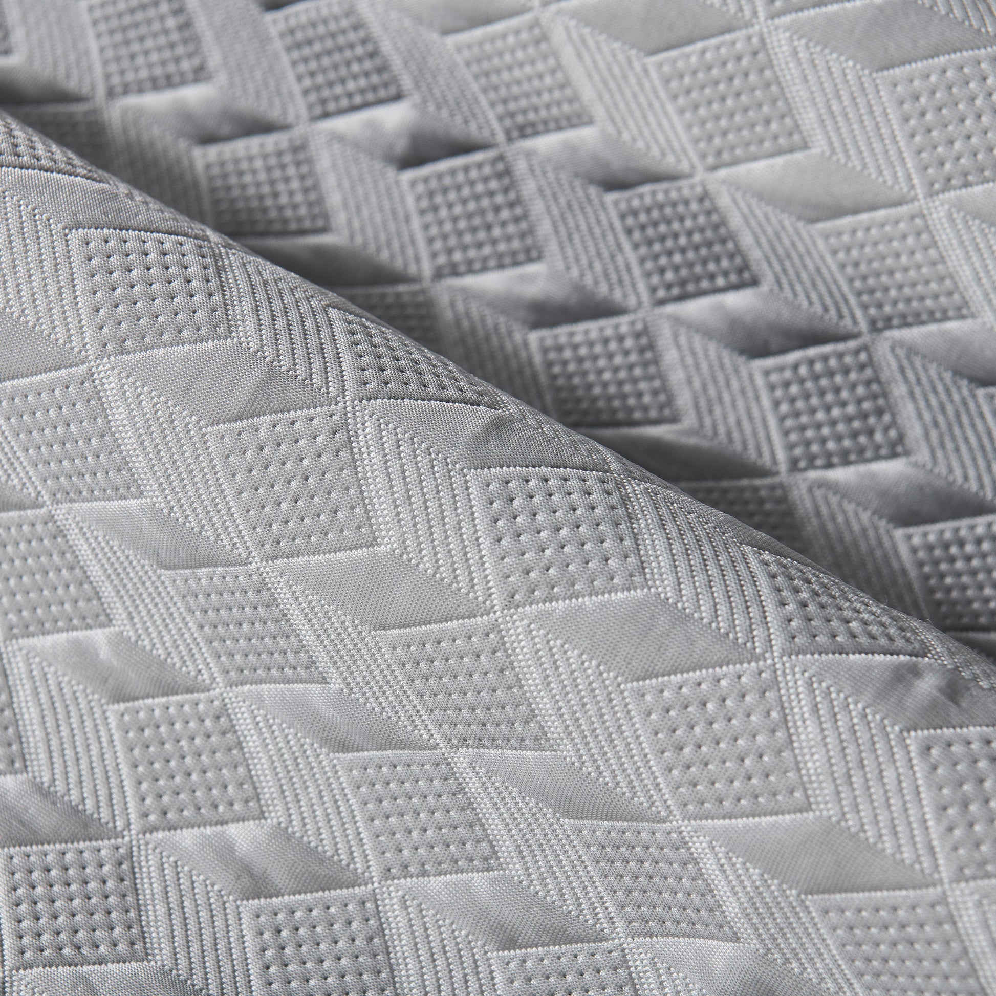 Geometric 3D Sofa Cover, Non-Slip Couch Protector with diamond quilted pattern for seat, backrest & armrest.