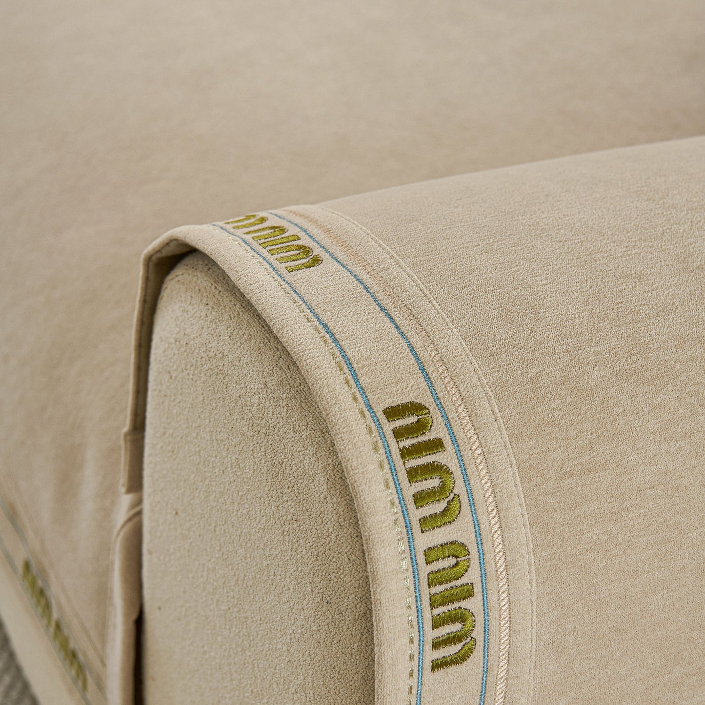 Chenille Sofa Cover Pet Mat, Non-Slip Couch Protector for Sectional & L-Shaped Sofas in beige chenille fabric