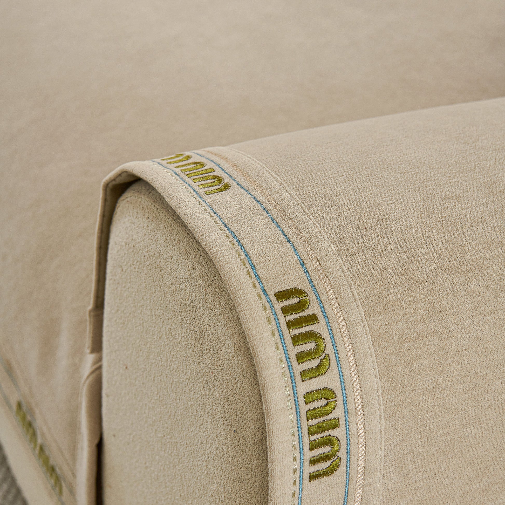 Chenille Sofa Cover Pet Mat, Non-Slip Couch Protector for Sectional & L-Shaped Sofas in beige chenille fabric
