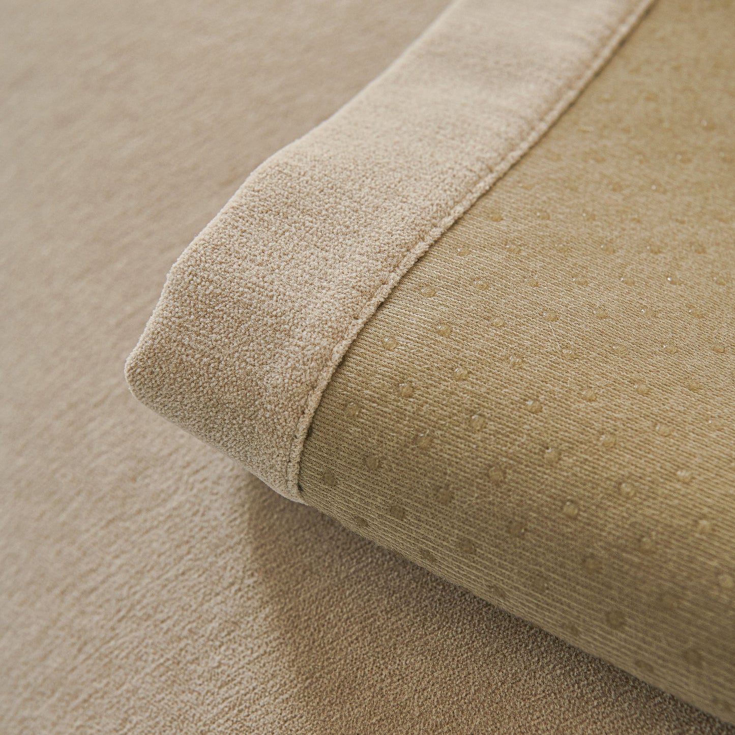 Chenille Sofa Cover Pet Mat, Non-Slip Couch Protector for Sectional & L-Shaped Sofas, featuring thick, soft chenille fabric with silicone backing.