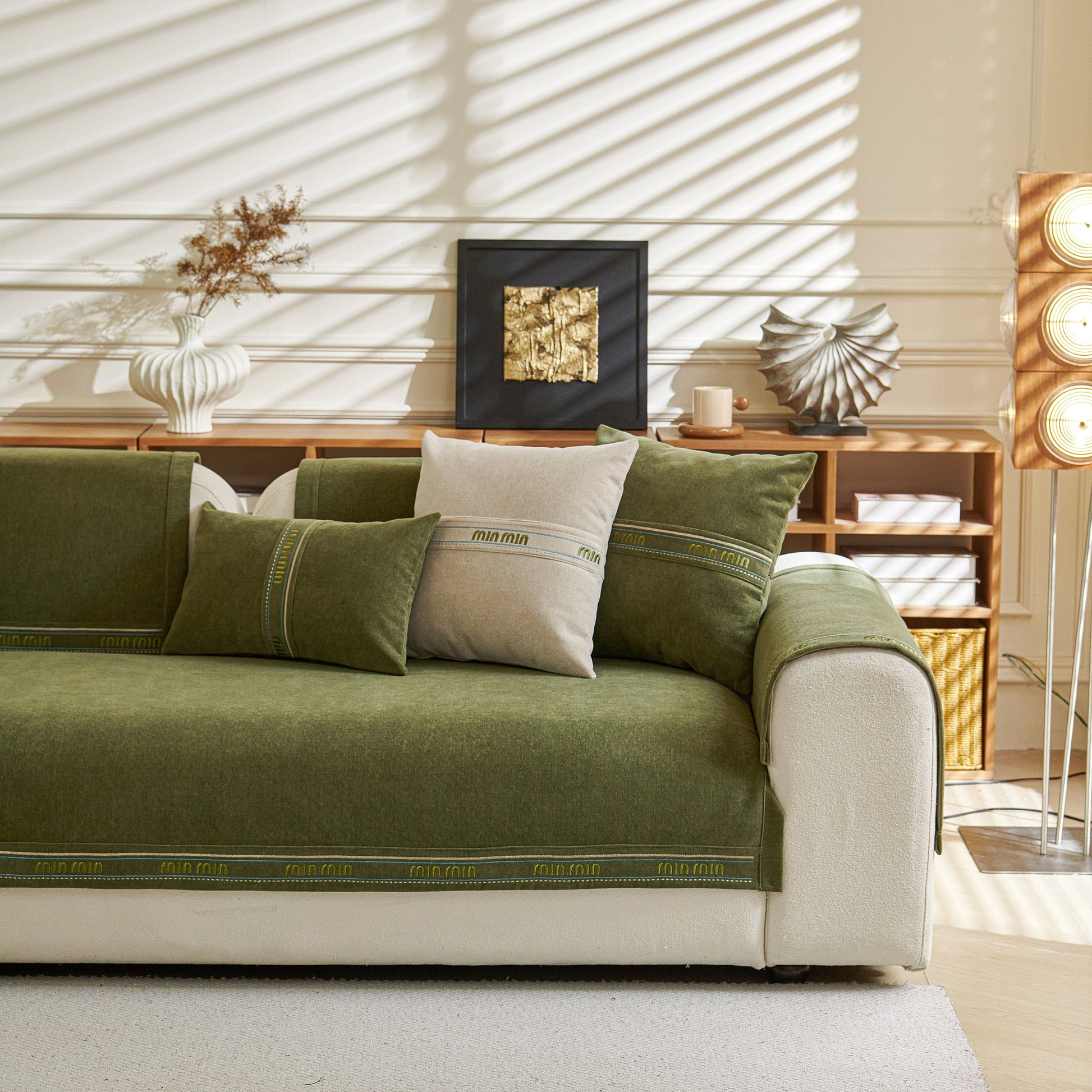 Chenille Sofa Cover Pet Mat, Non-Slip Couch Protector for Sectional & L-Shaped Sofas in a modern living room setting.