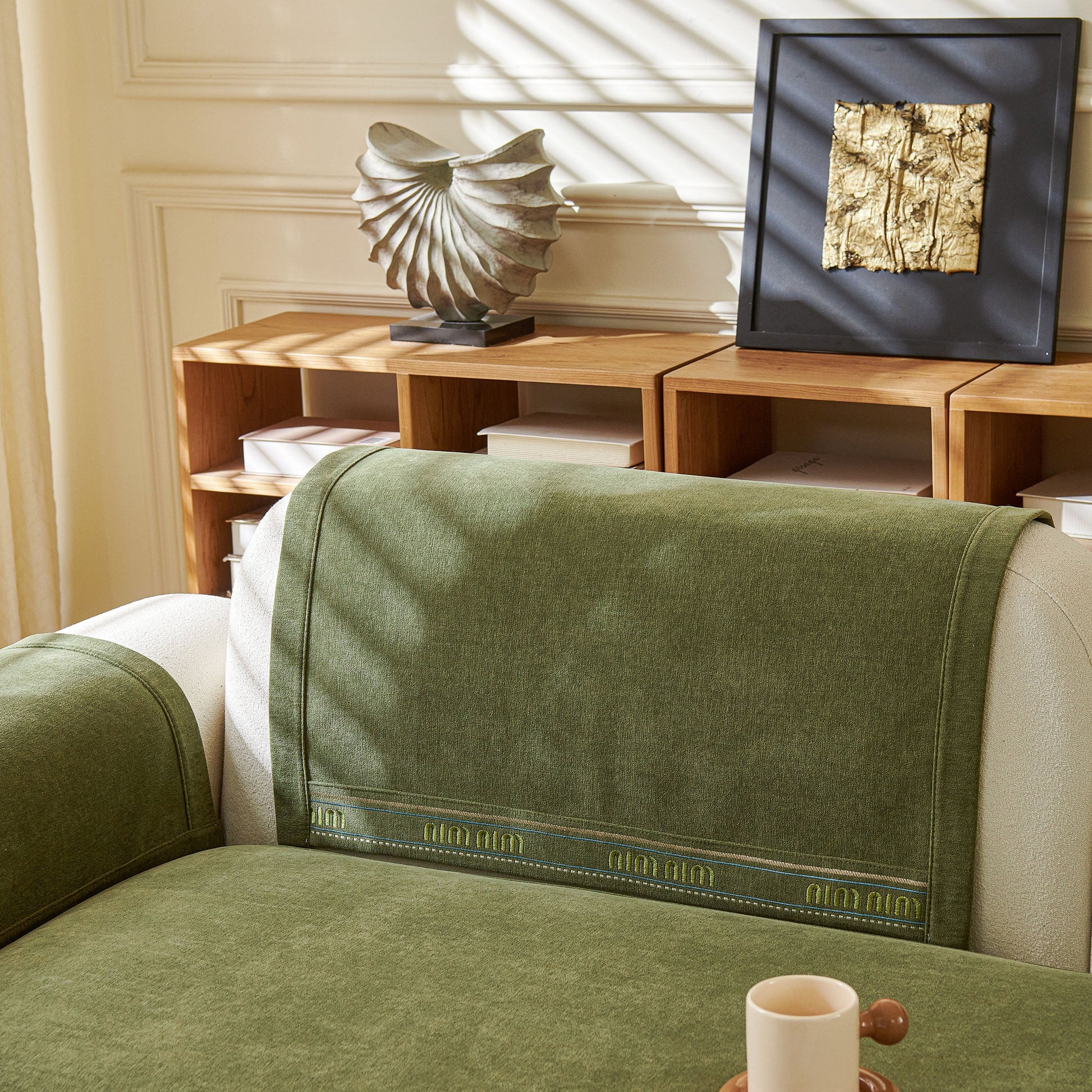 Chenille Sofa Cover Pet Mat, Non-Slip Couch Protector for Sectional & L-Shaped Sofas in stylish green, enhancing room decor.