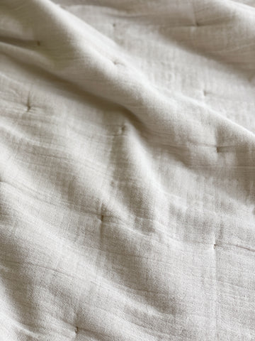 Easy Cotton Gauze Quilt & Pillow Set in beige and white, showing soft 100% cotton texture for summer comfort.