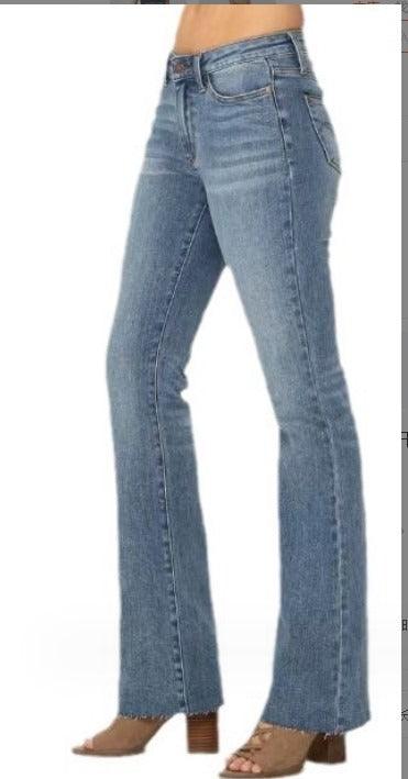 High Waist Slim Fit Stonewashed Jeans – The Perfect Cowgirl Fit in dark blue denim, featuring a flattering silhouette.