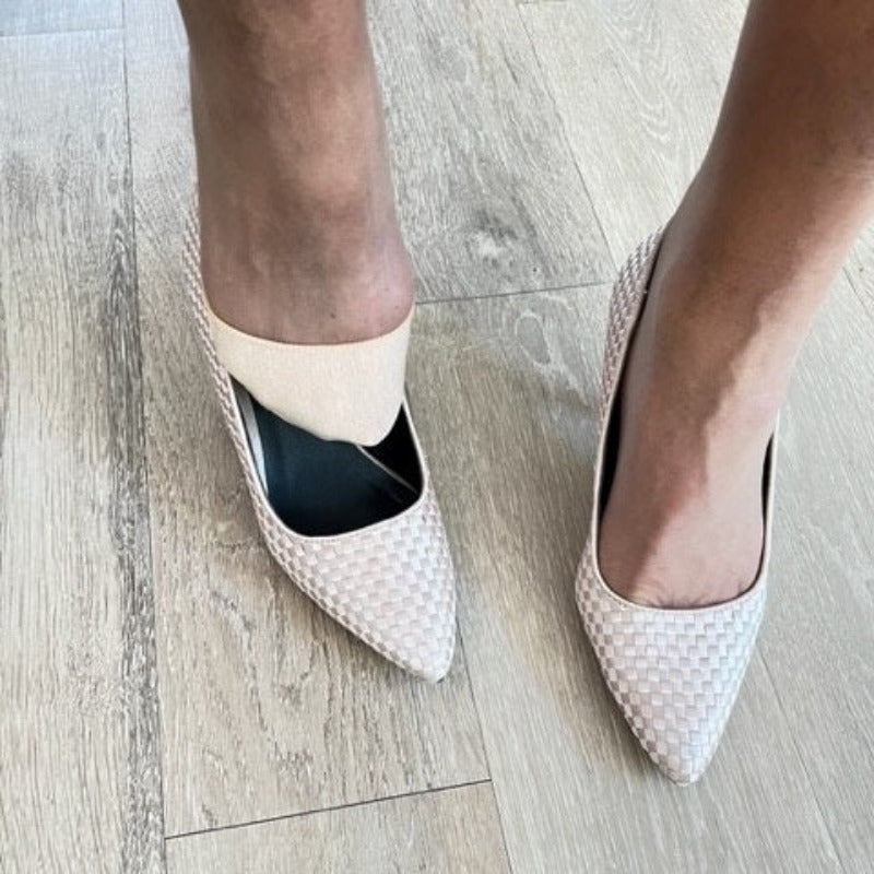 Person wearing low-cut shoes with Invisocks (Multipacks) in beige, showcasing the no-slip design on a wooden floor.