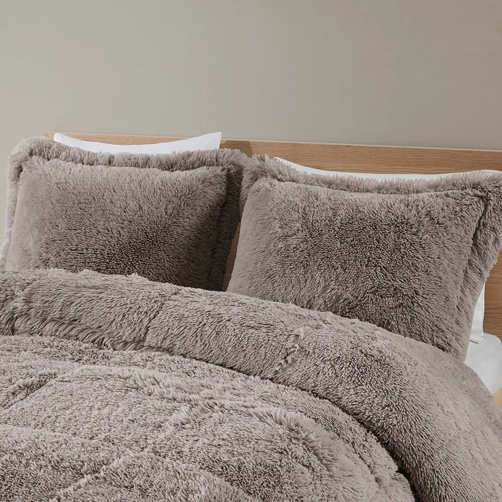 Full/Queen Grey Soft Sherpa Faux Fur 3-Piece Comforter Set with Pillow Shams on a bed