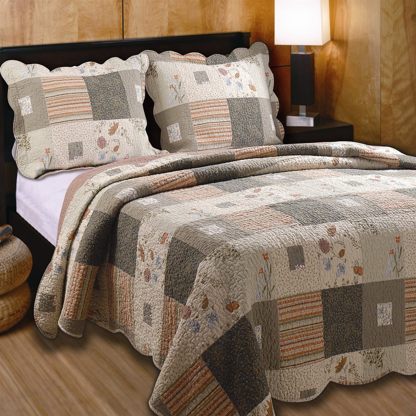 King size Southwest Floral Quilt Set with Shams 100% Cotton on bed