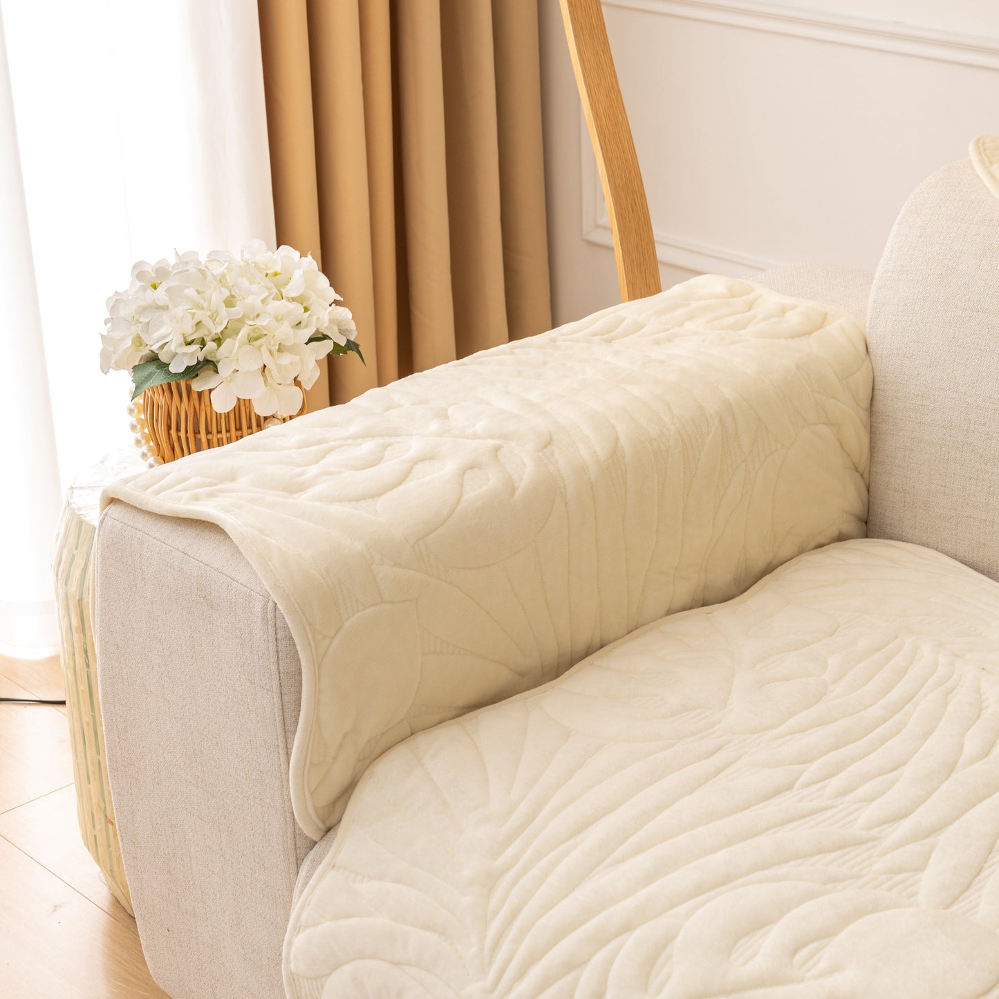 Soft Furry Velvet Plush Non-Slip Sofa Cover Quilted Palm Leaves Sectional Couch Cover for Kids and Pets