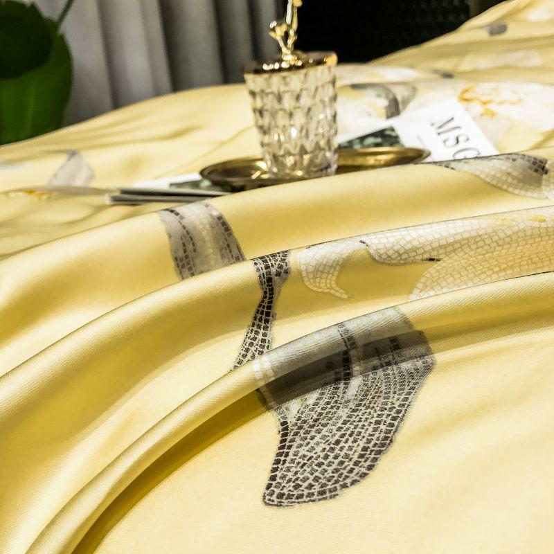 Orquidea Amarilla Duvet Cover Set (Egyptian Cotton) with luxurious design, highlighting the elegant fabric and sophisticated pattern.